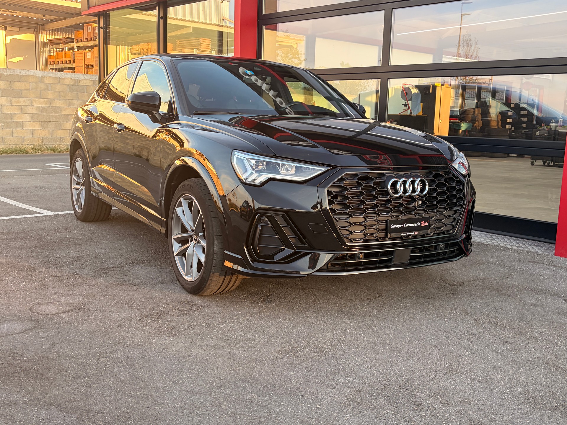 AUDI Q3 Sportback 35 TFSI S line Attraction S-tronic-image-2