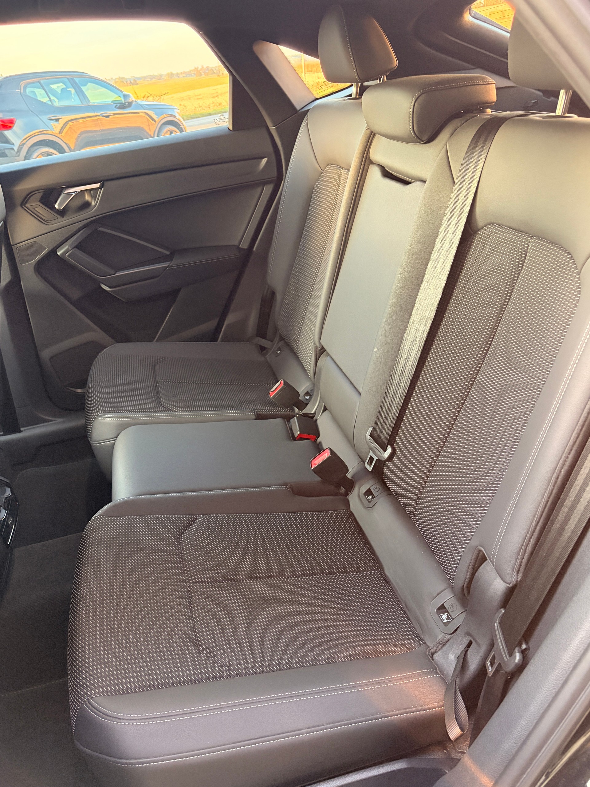 AUDI Q3 Sportback 35 TFSI S line Attraction S-tronic-image-6