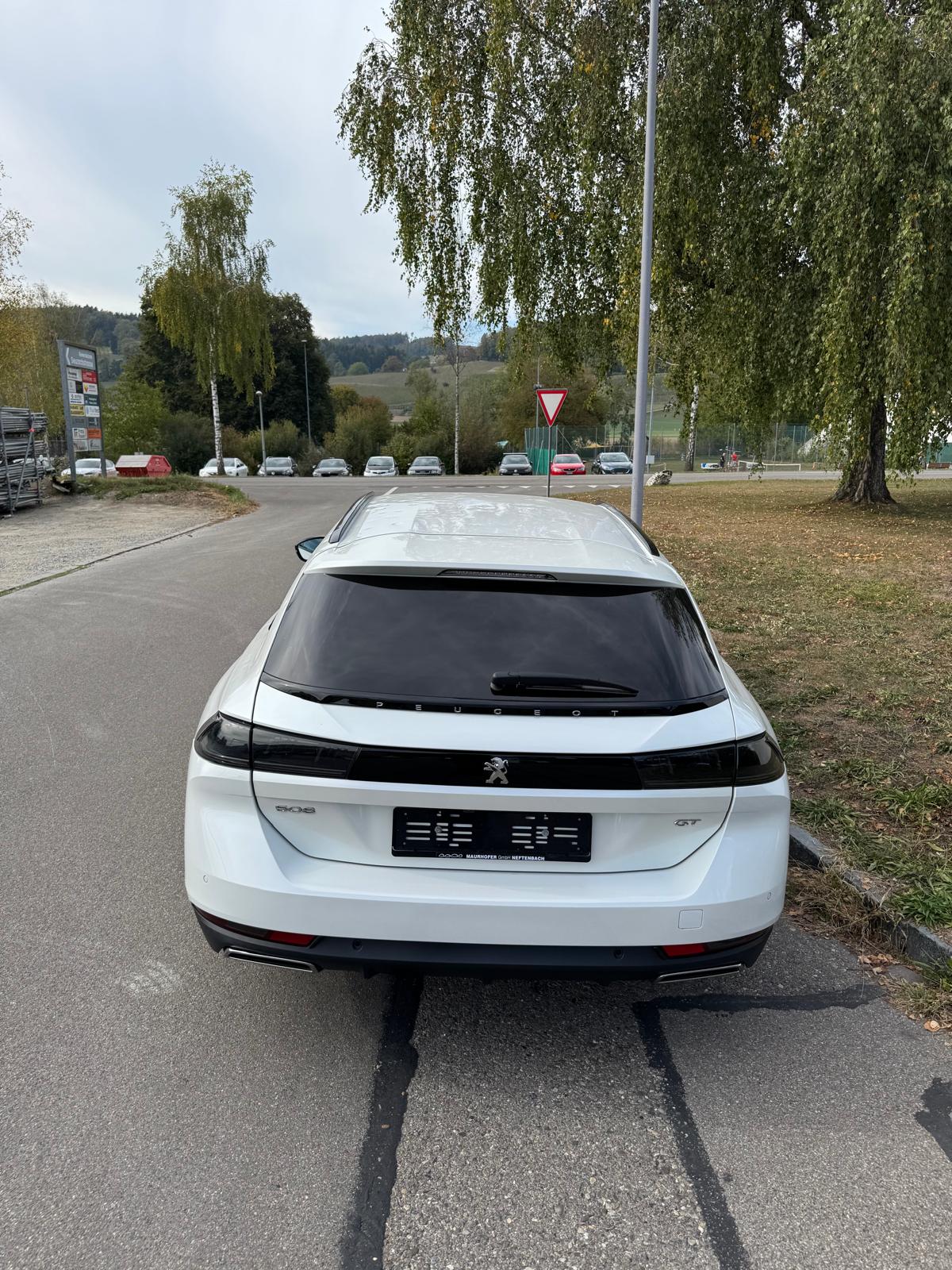 PEUGEOT 508 1.5 Blue HDi GT Pack EAT8-image-3