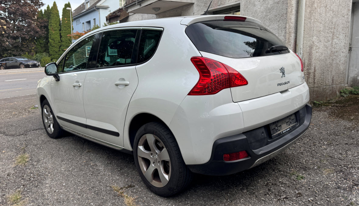 PEUGEOT 3008 1.6 16V T Platinum Tiptronic-image-2