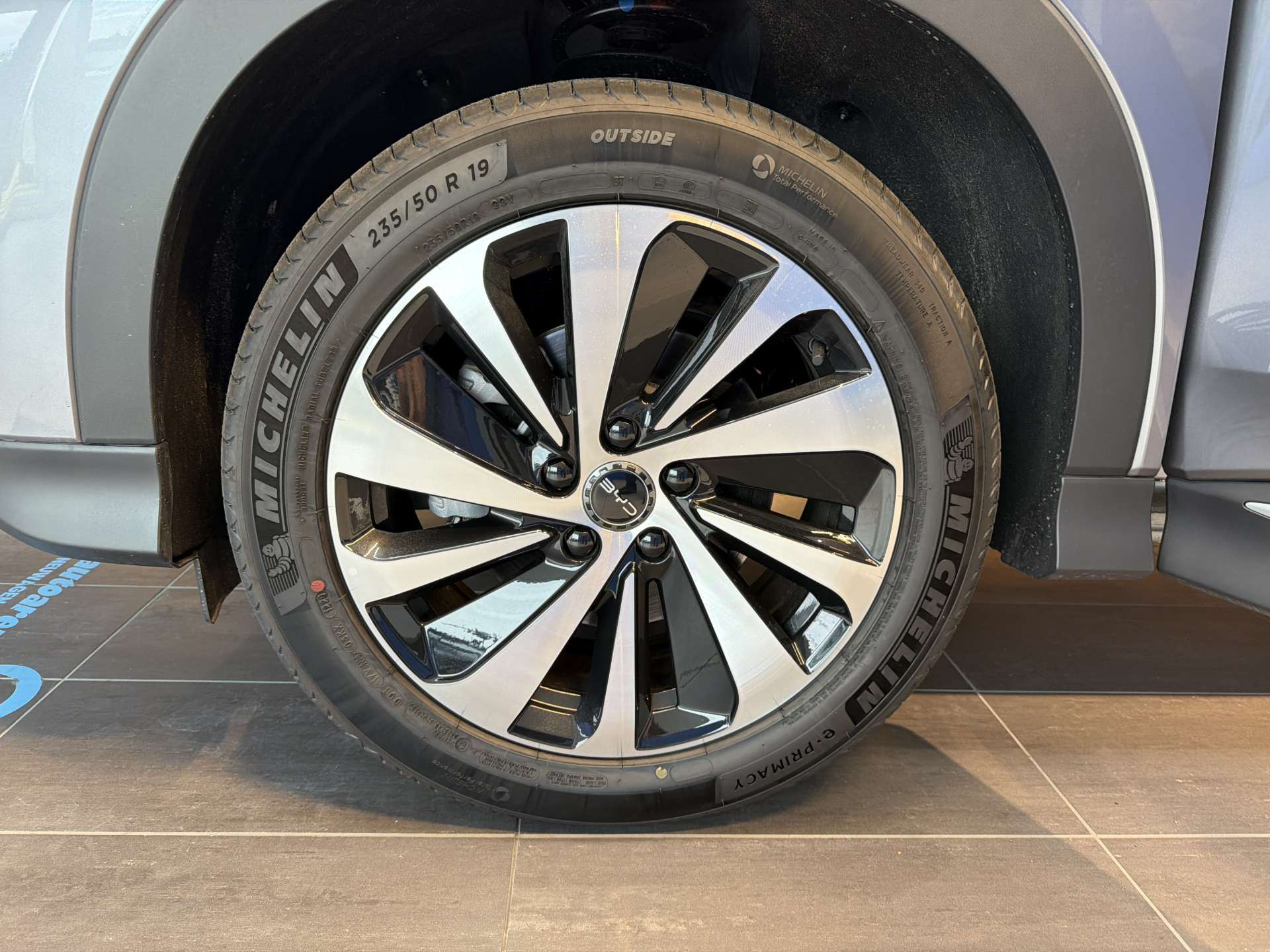 BYD Seal U DM-i Design AWD 324PS Automat-image-8