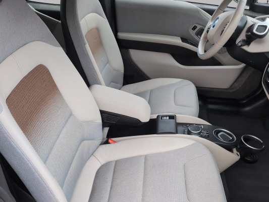 BMW i3 (120Ah) Fleet Edition-image-8