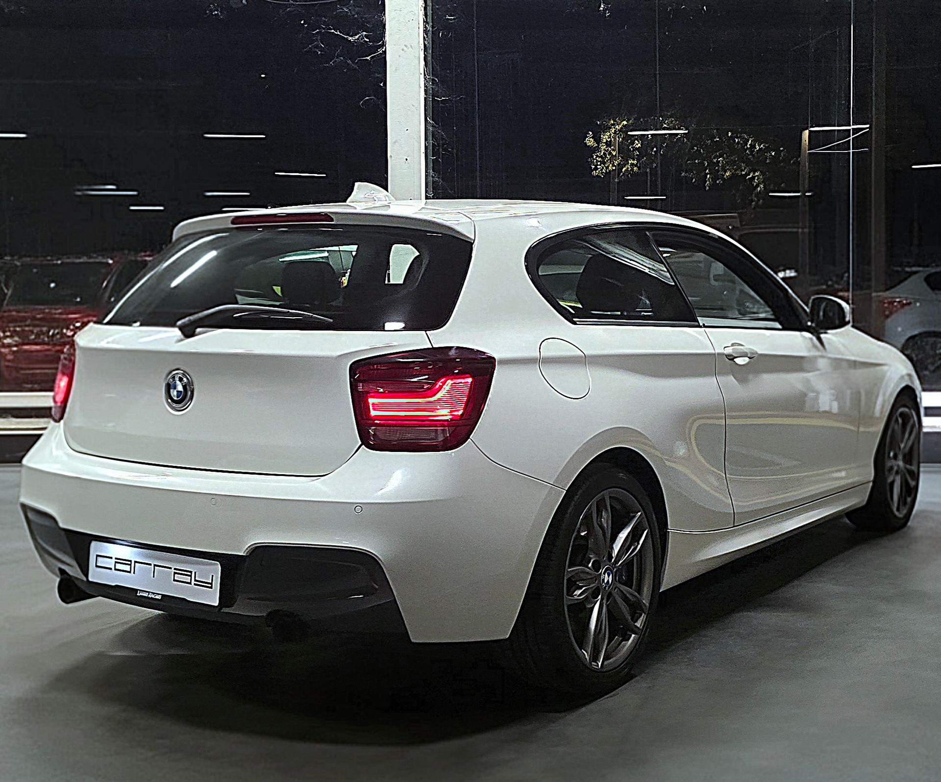 BMW M135i xDrive Steptronic-image-7
