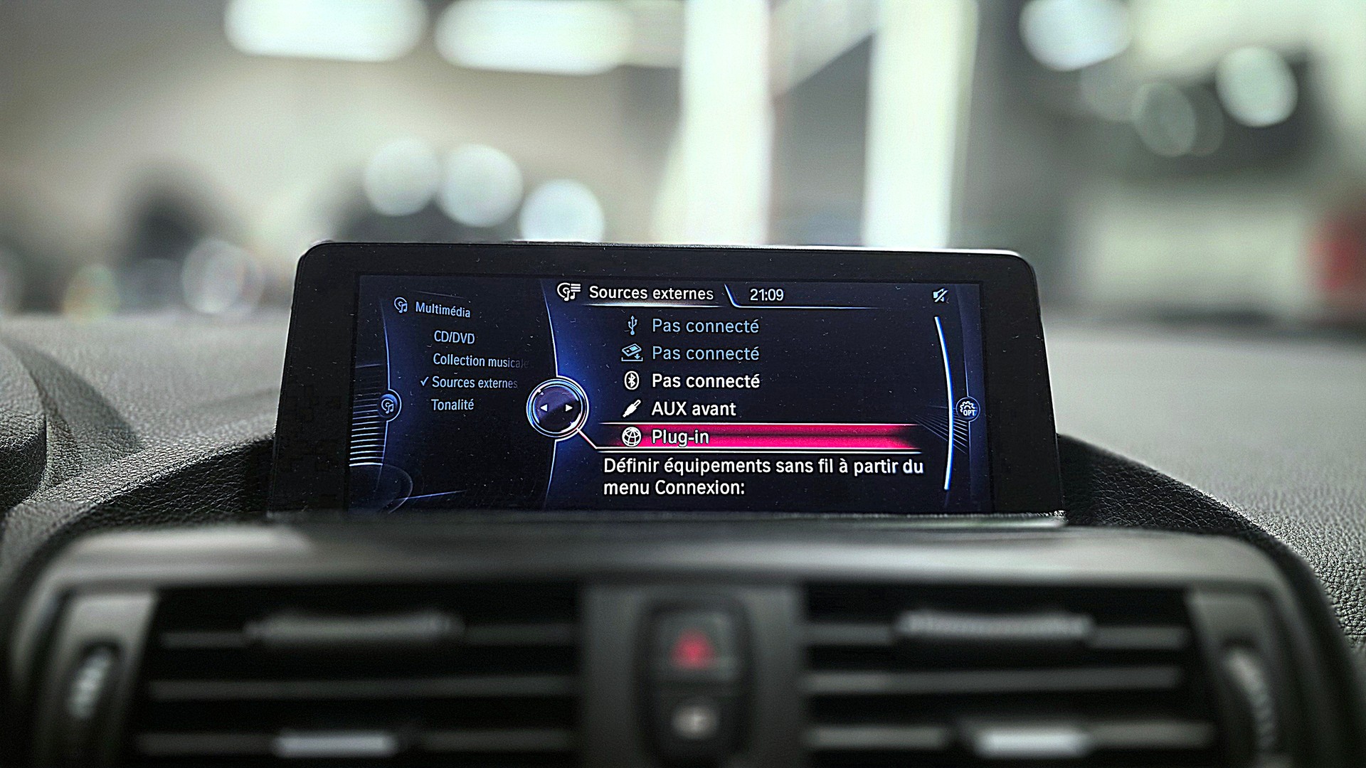 BMW M135i xDrive Steptronic-image-25