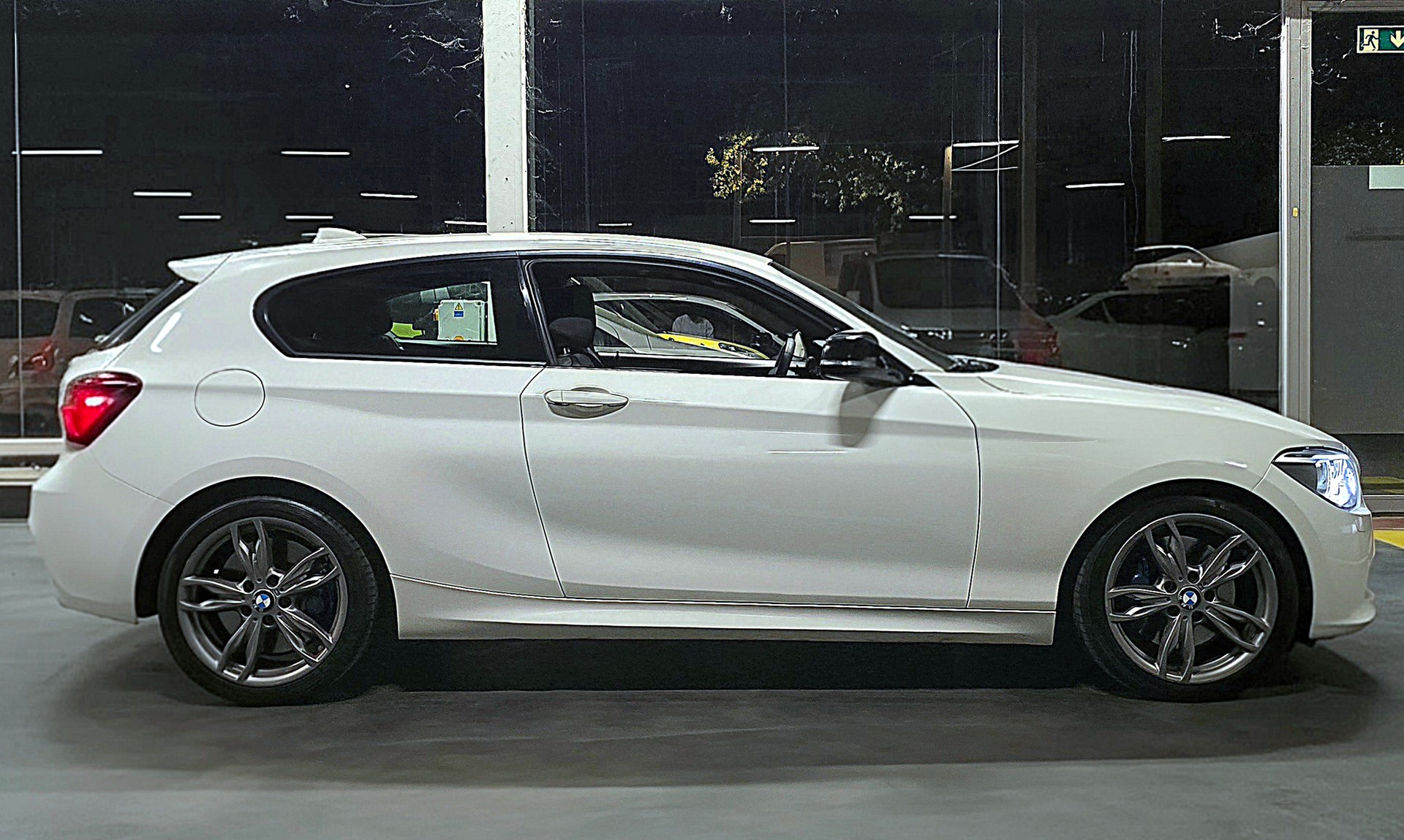 BMW M135i xDrive Steptronic-image-9