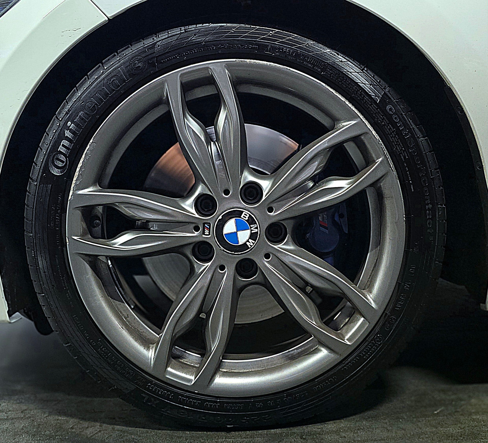 BMW M135i xDrive Steptronic-image-14