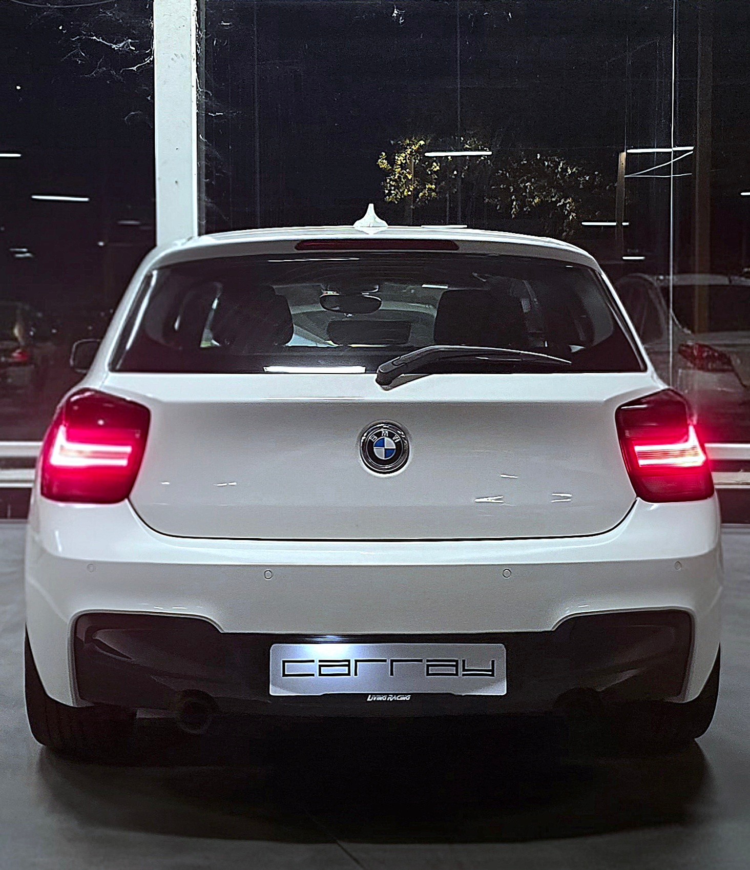 BMW M135i xDrive Steptronic-image-6