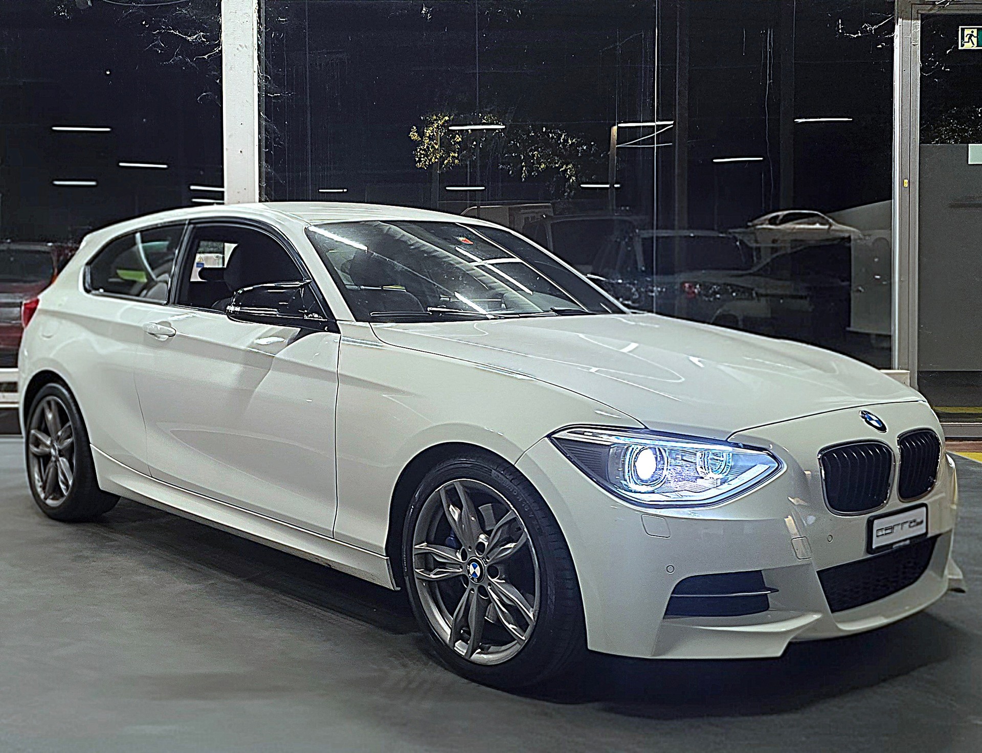 BMW M135i xDrive Steptronic-image-10
