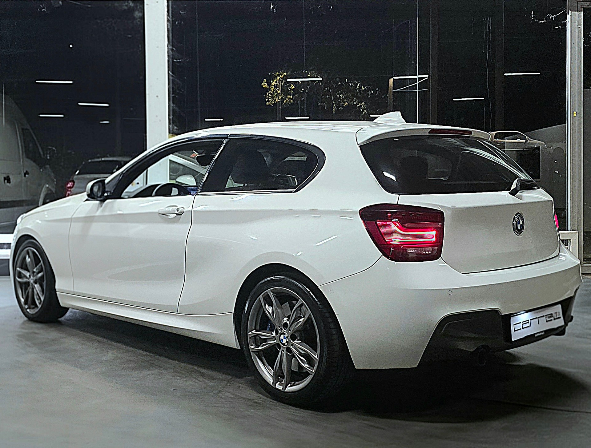 BMW M135i xDrive Steptronic-image-4