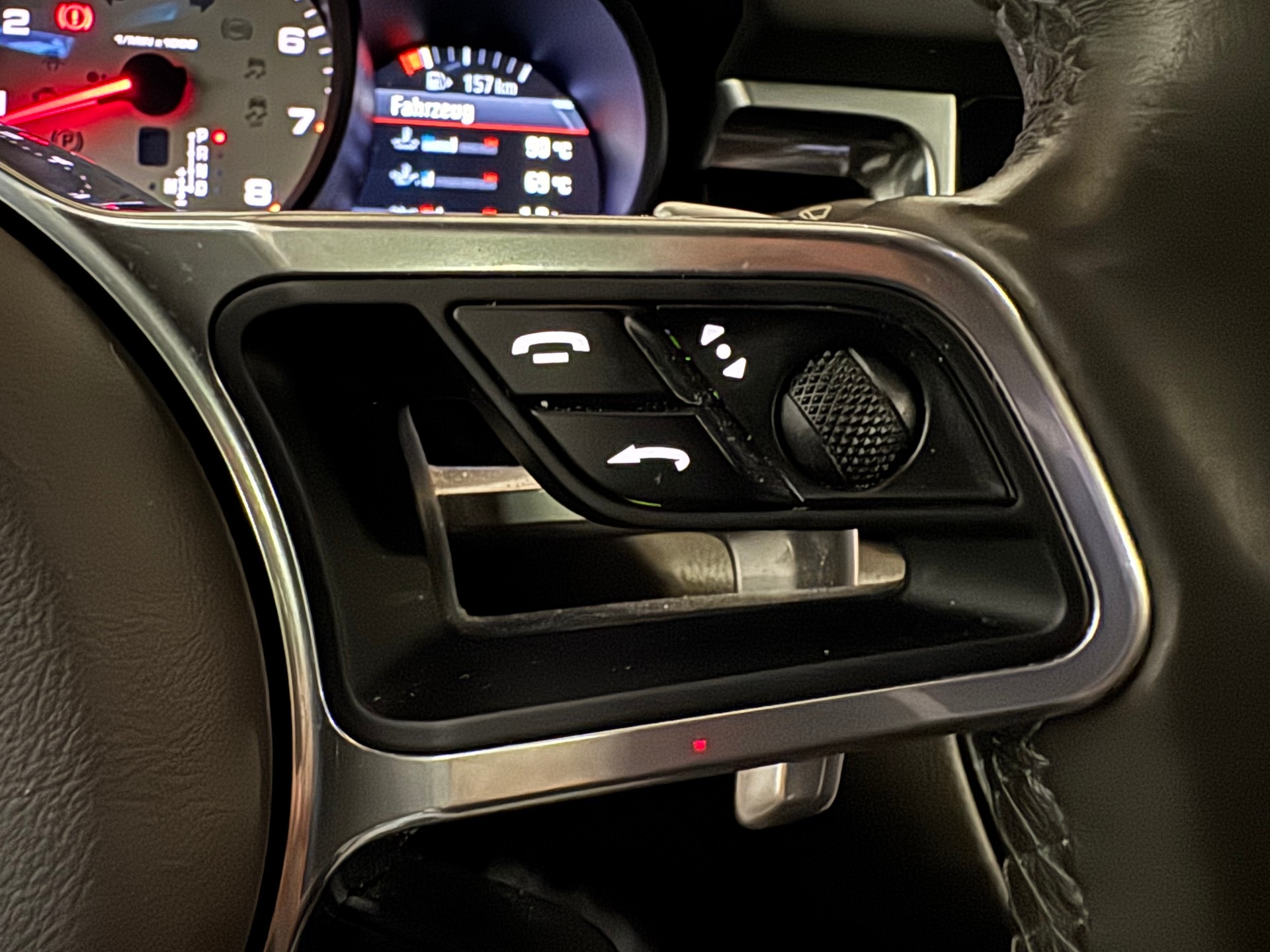 PORSCHE Macan S PDK-image-27
