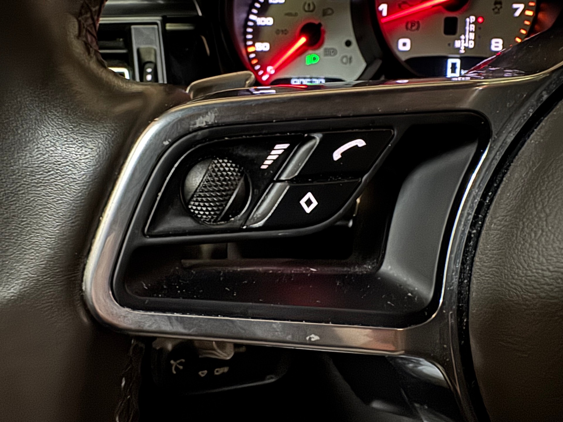 PORSCHE Macan S PDK-image-29