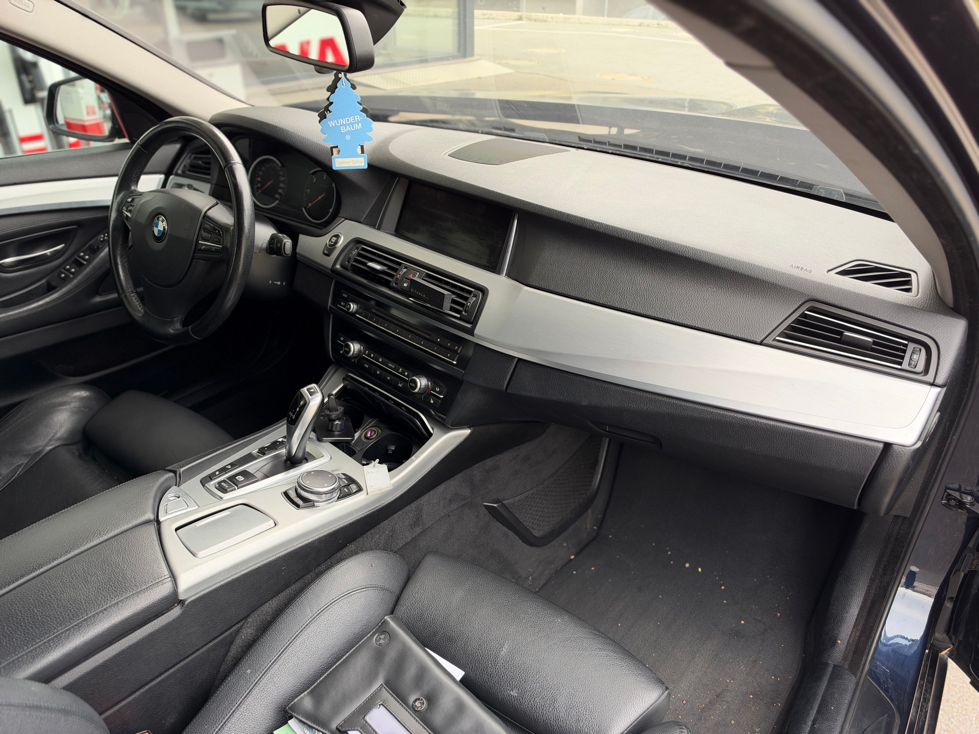 BMW 520d Touring xDrive Steptronic-image-13