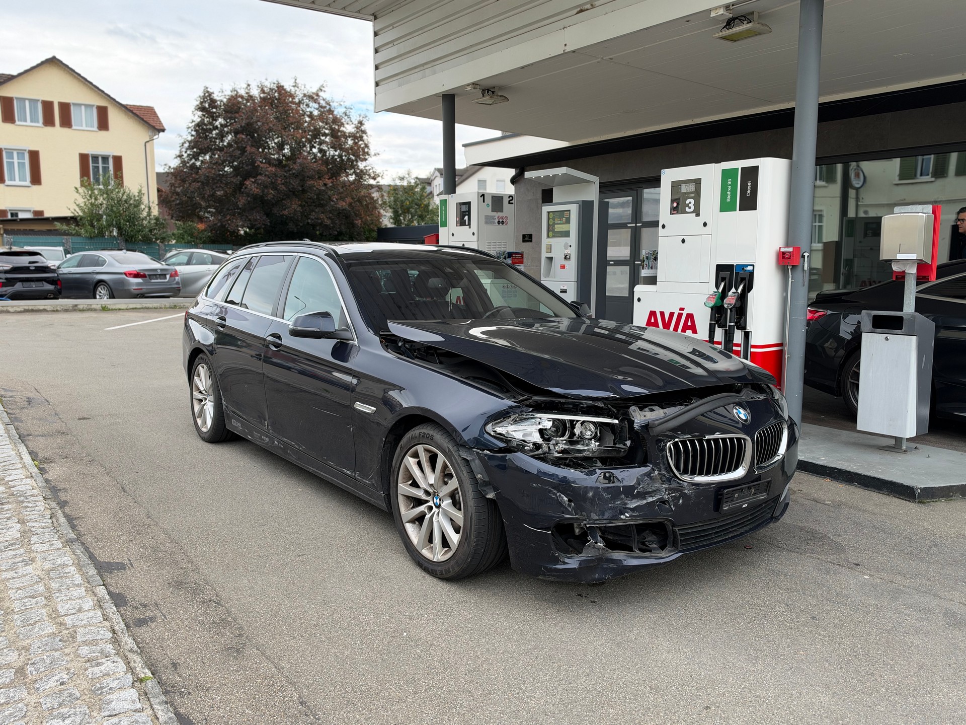 BMW 520d Touring xDrive Steptronic-image-0