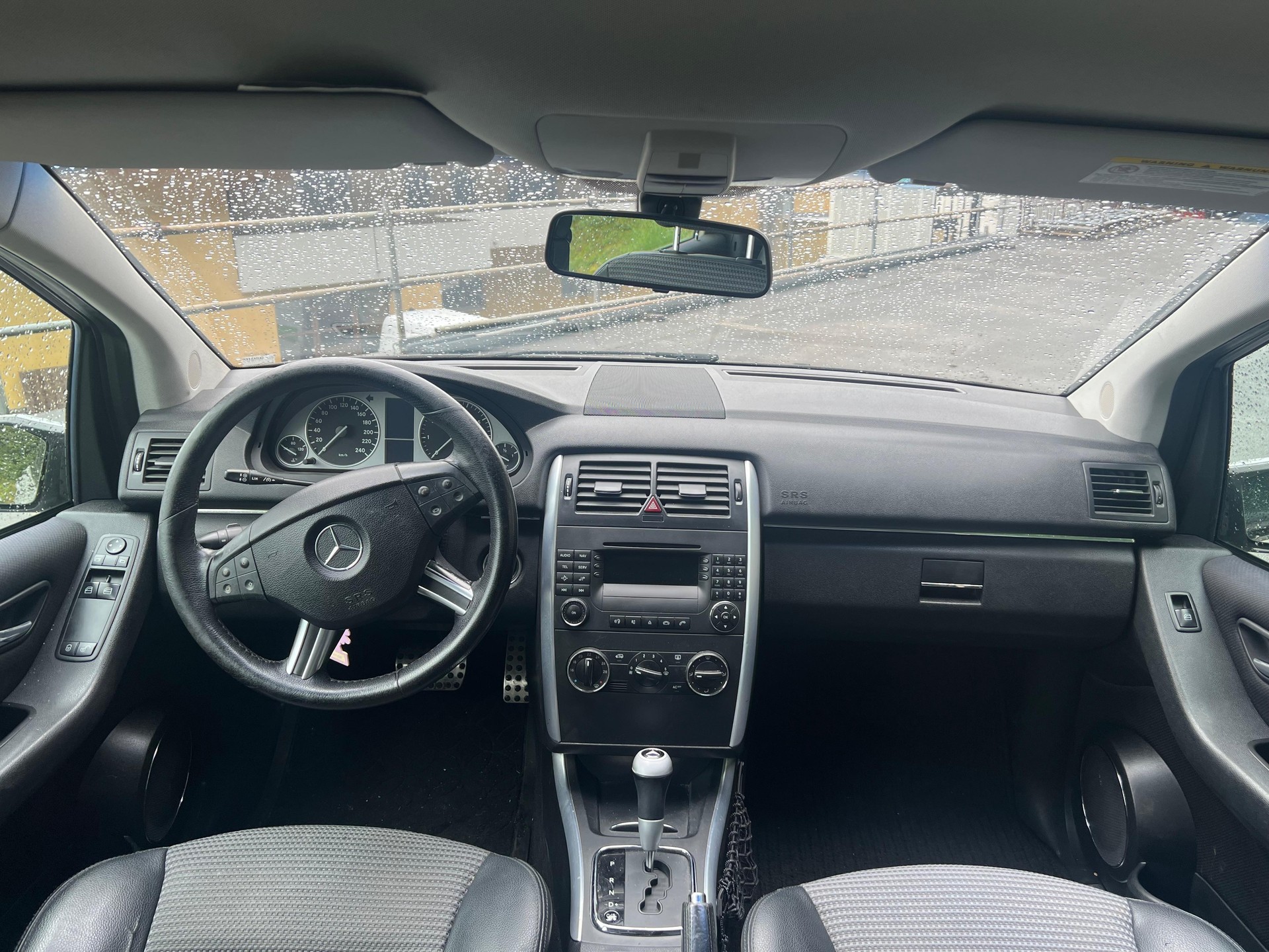 MERCEDES-BENZ B 170-image-9