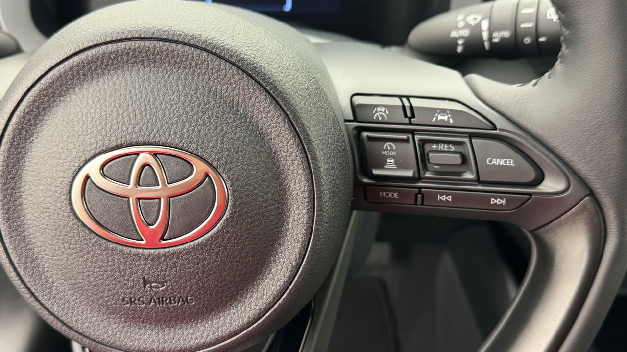 TOYOTA Yaris 1.5 Sport e-CVT-image-9