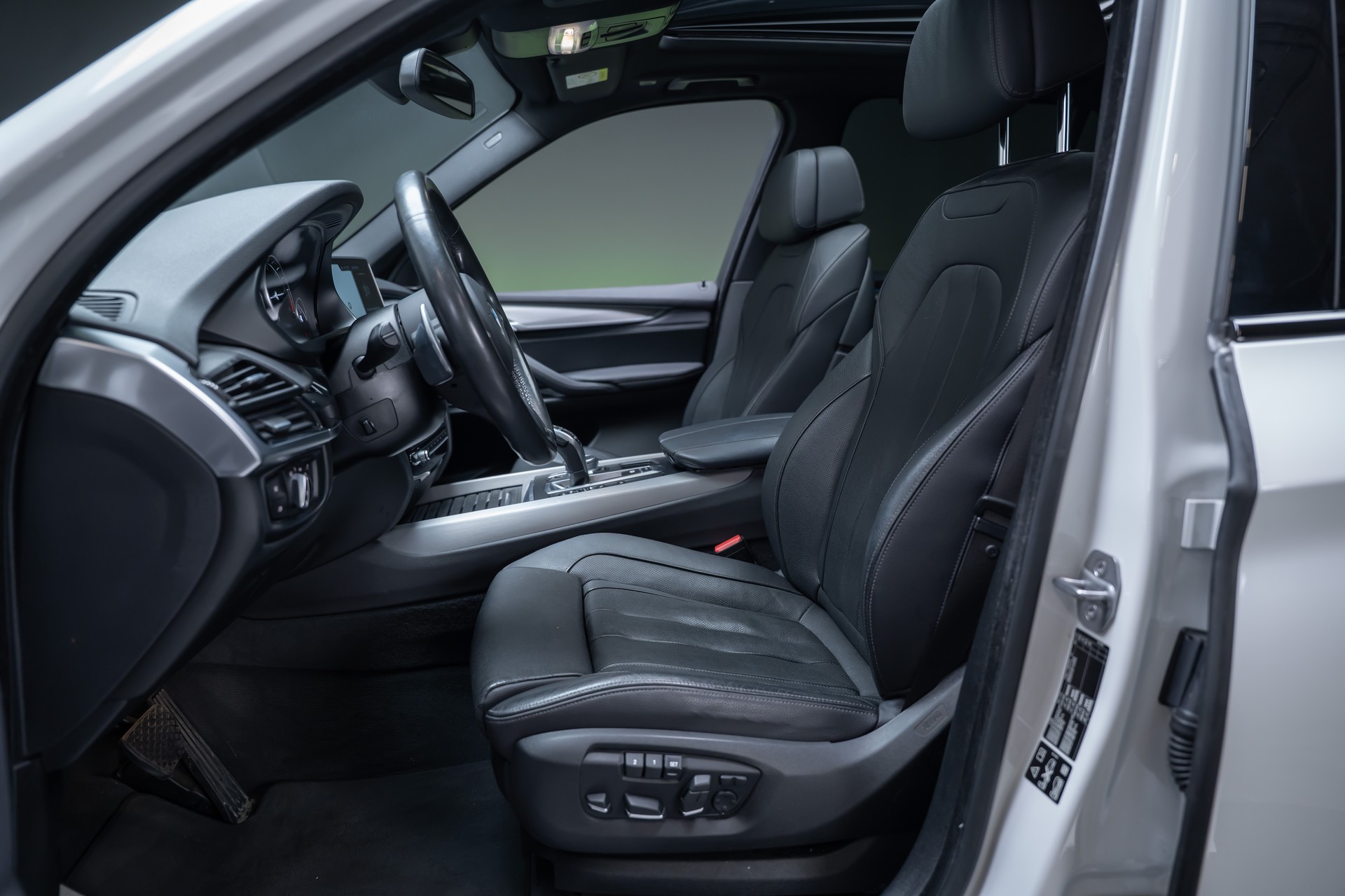 BMW X5 30d xDrive SAG M Sport / 7 Sitzer / Panorama / HeadUp-image-14