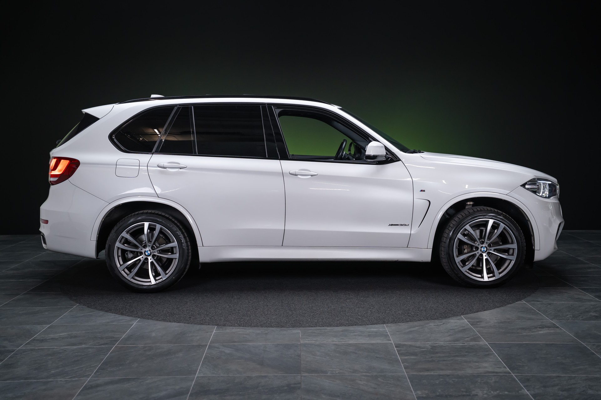 BMW X5 30d xDrive SAG M Sport / 7 Sitzer / Panorama / HeadUp-image-3