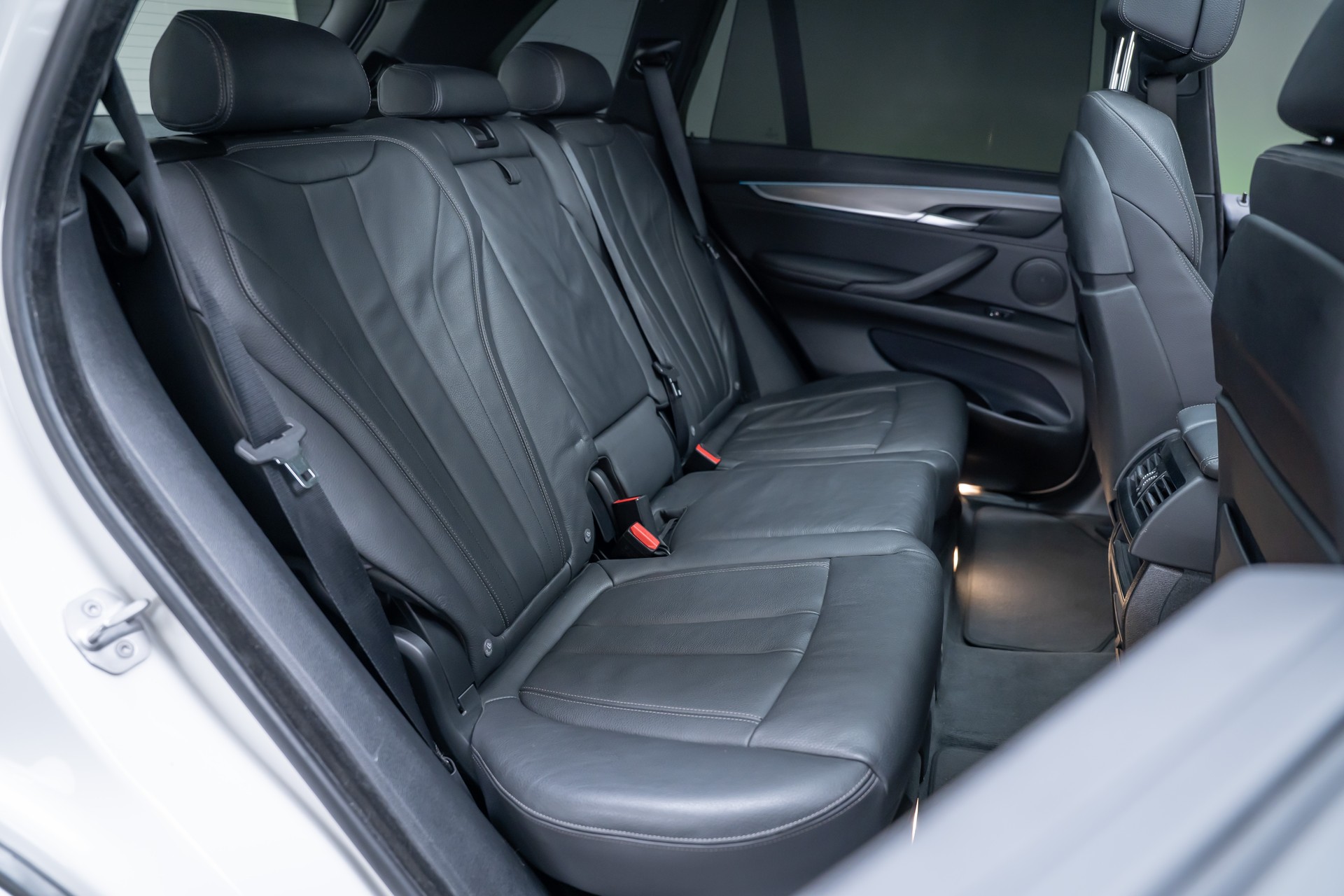 BMW X5 30d xDrive SAG M Sport / 7 Sitzer / Panorama / HeadUp-image-34
