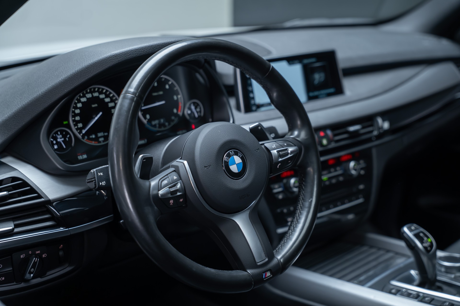 BMW X5 30d xDrive SAG M Sport / 7 Sitzer / Panorama / HeadUp-image-9
