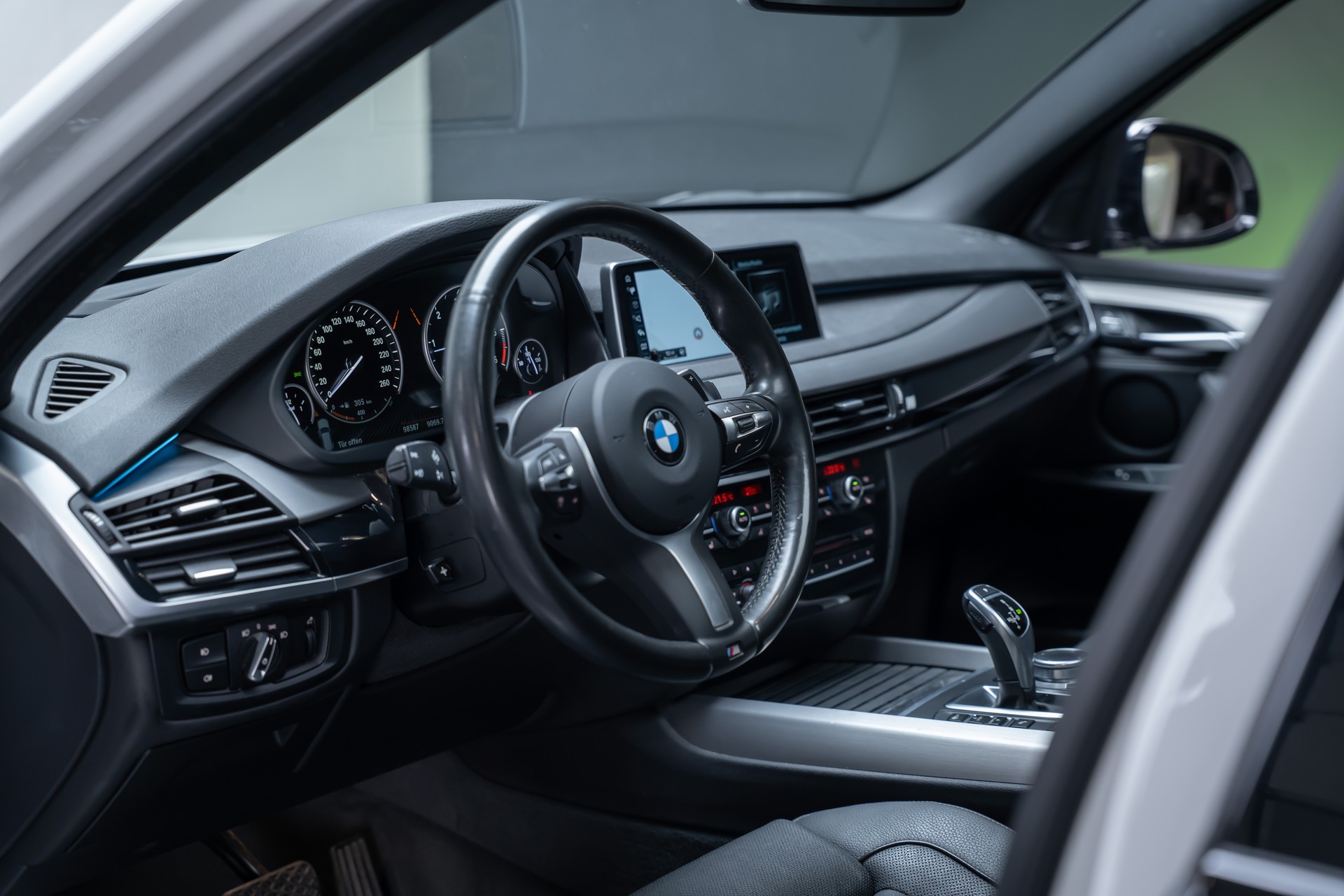 BMW X5 30d xDrive SAG M Sport / 7 Sitzer / Panorama / HeadUp-image-10