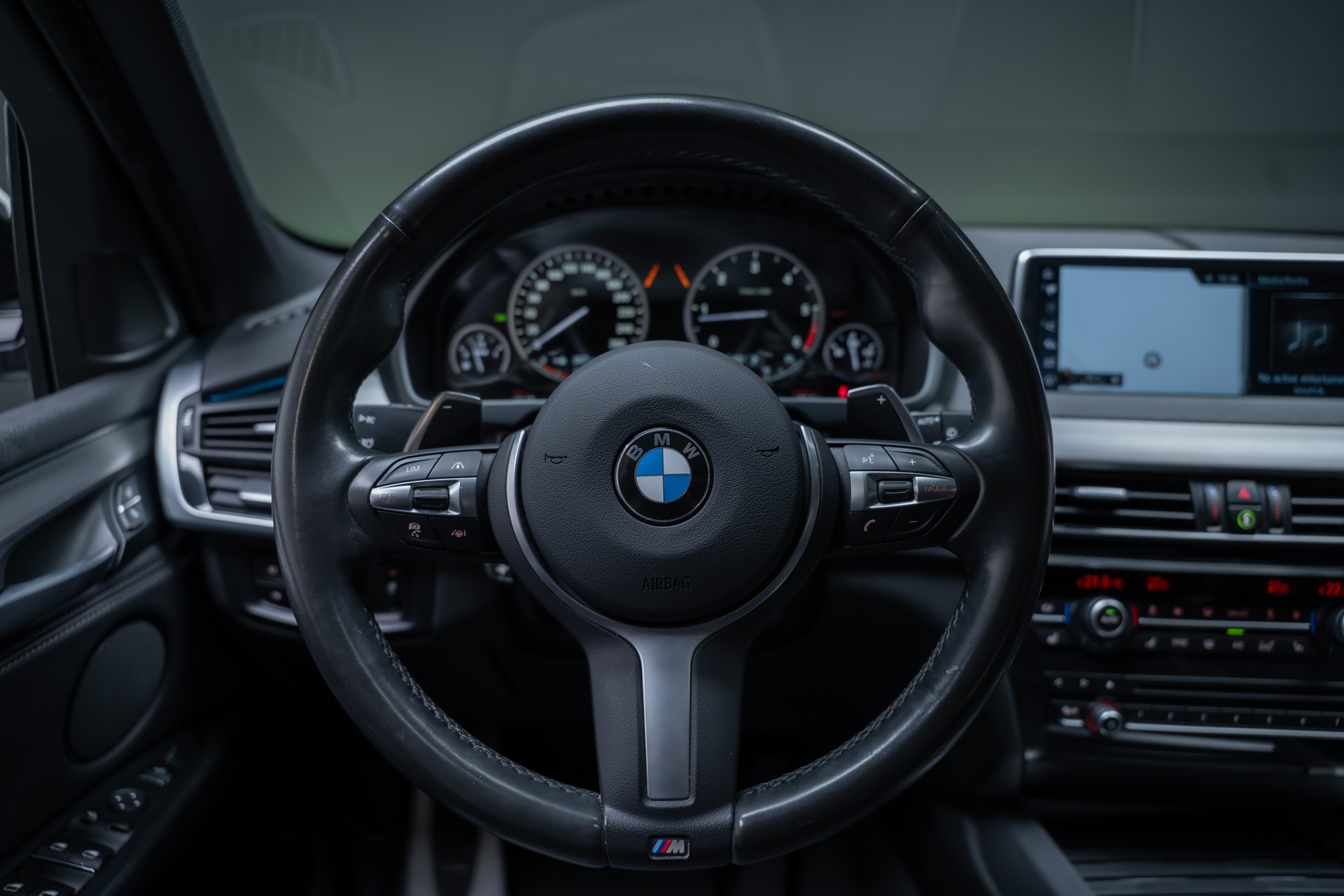 BMW X5 30d xDrive SAG M Sport / 7 Sitzer / Panorama / HeadUp-image-19
