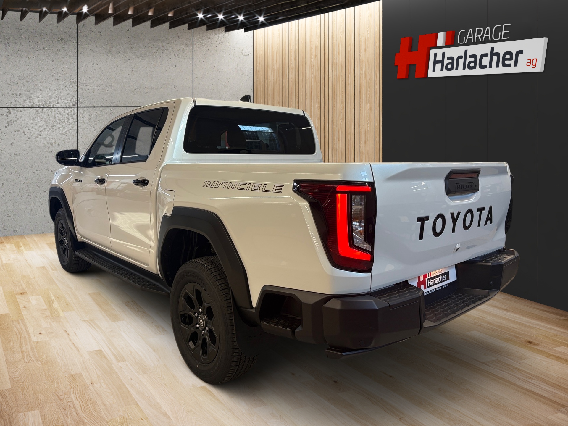 TOYOTA Hilux 2.8d MHEV Invincible Double Cab 4x4-image-6