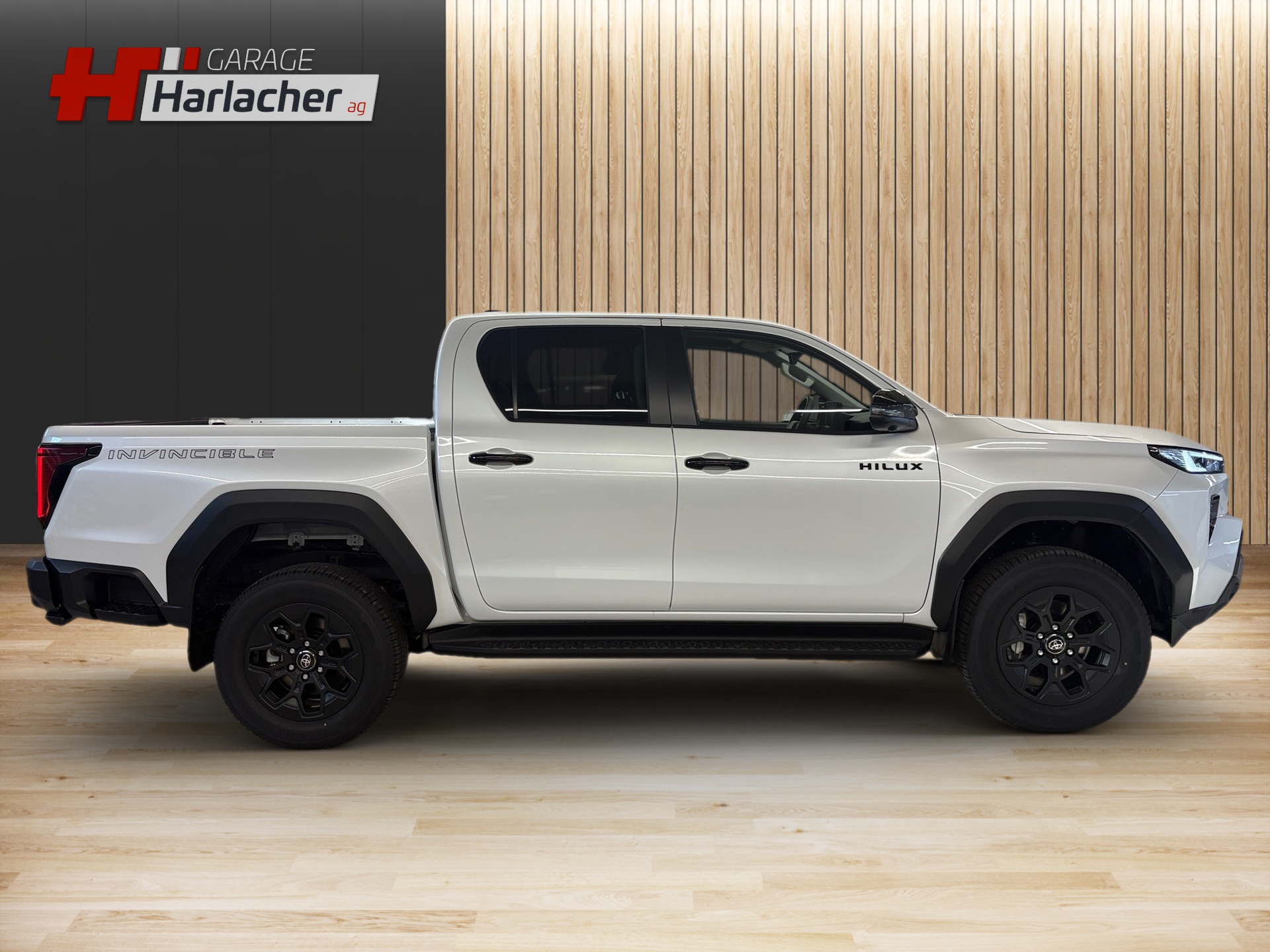 TOYOTA Hilux 2.8d MHEV Invincible Double Cab 4x4-image-3