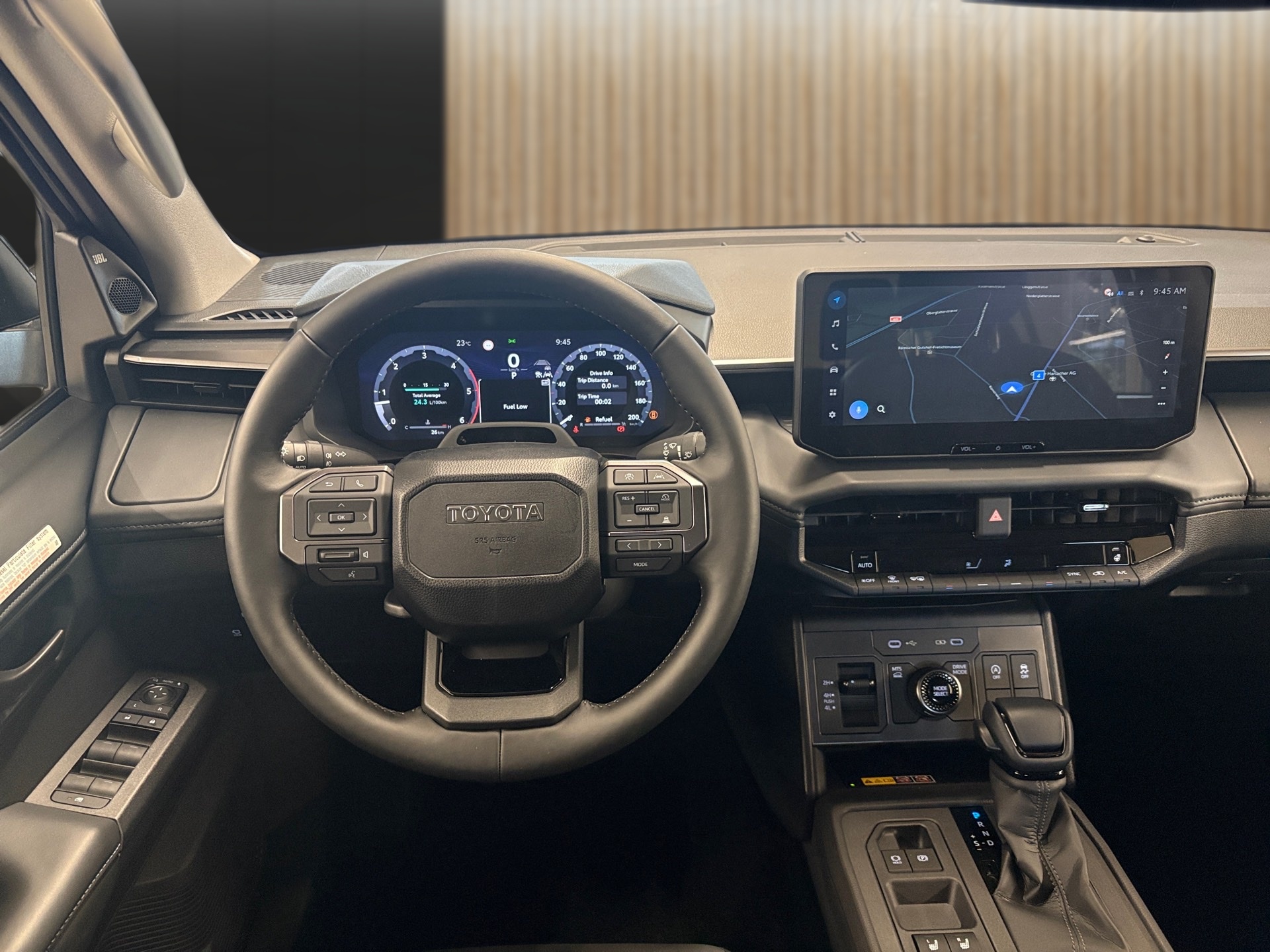TOYOTA Hilux 2.8d MHEV Invincible Double Cab 4x4-image-11