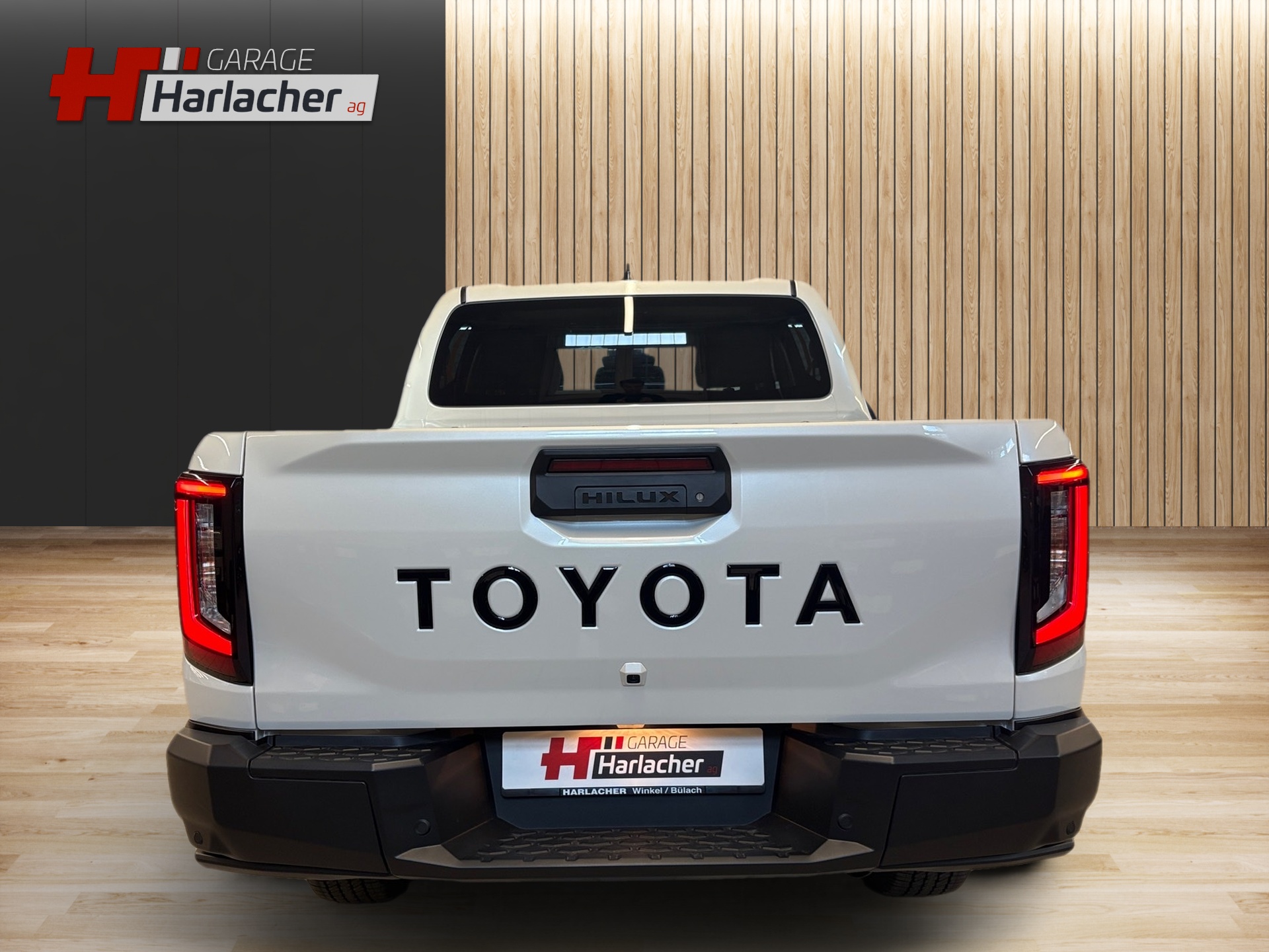 TOYOTA Hilux 2.8d MHEV Invincible Double Cab 4x4-image-5
