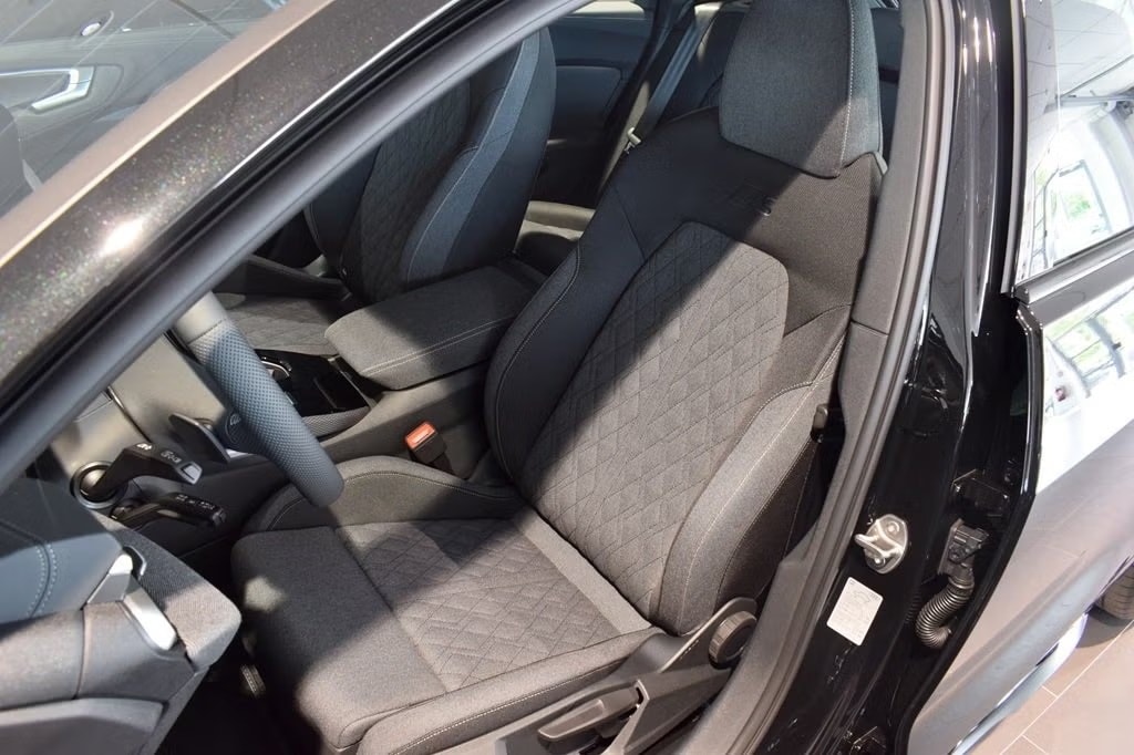 AUDI A5 Avant e-hybrid quattro 220 kW S tronic-image-4