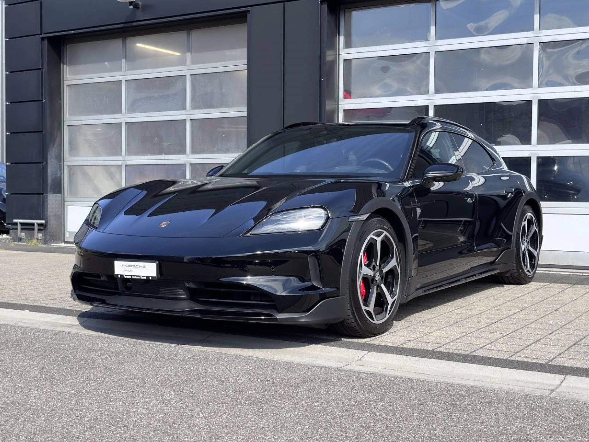 PORSCHE Taycan 4S Cross Turismo-image-8