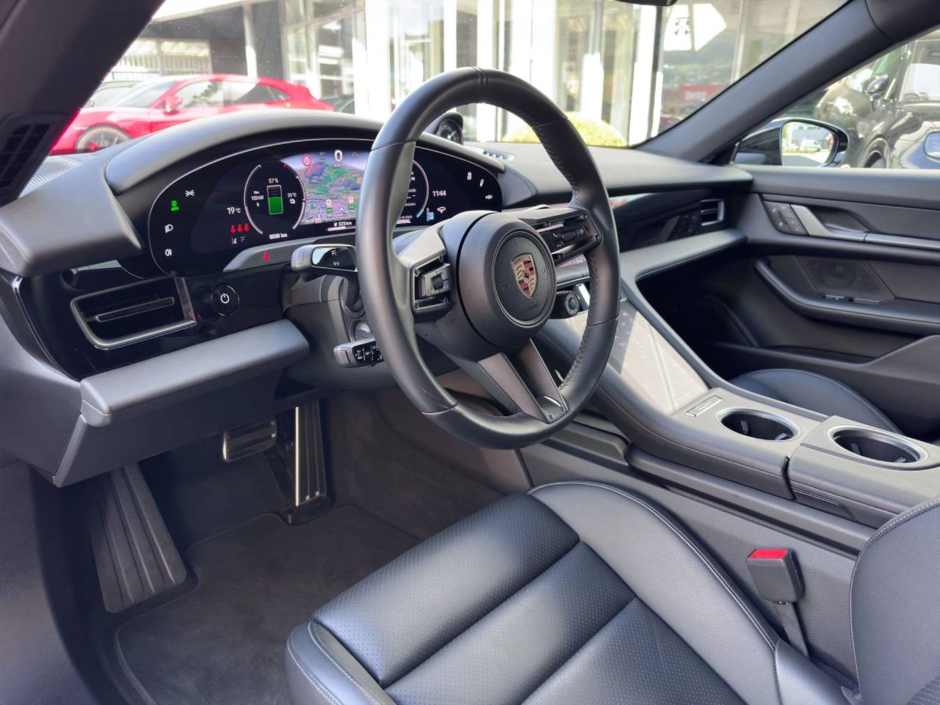 PORSCHE Taycan 4S Cross Turismo-image-3