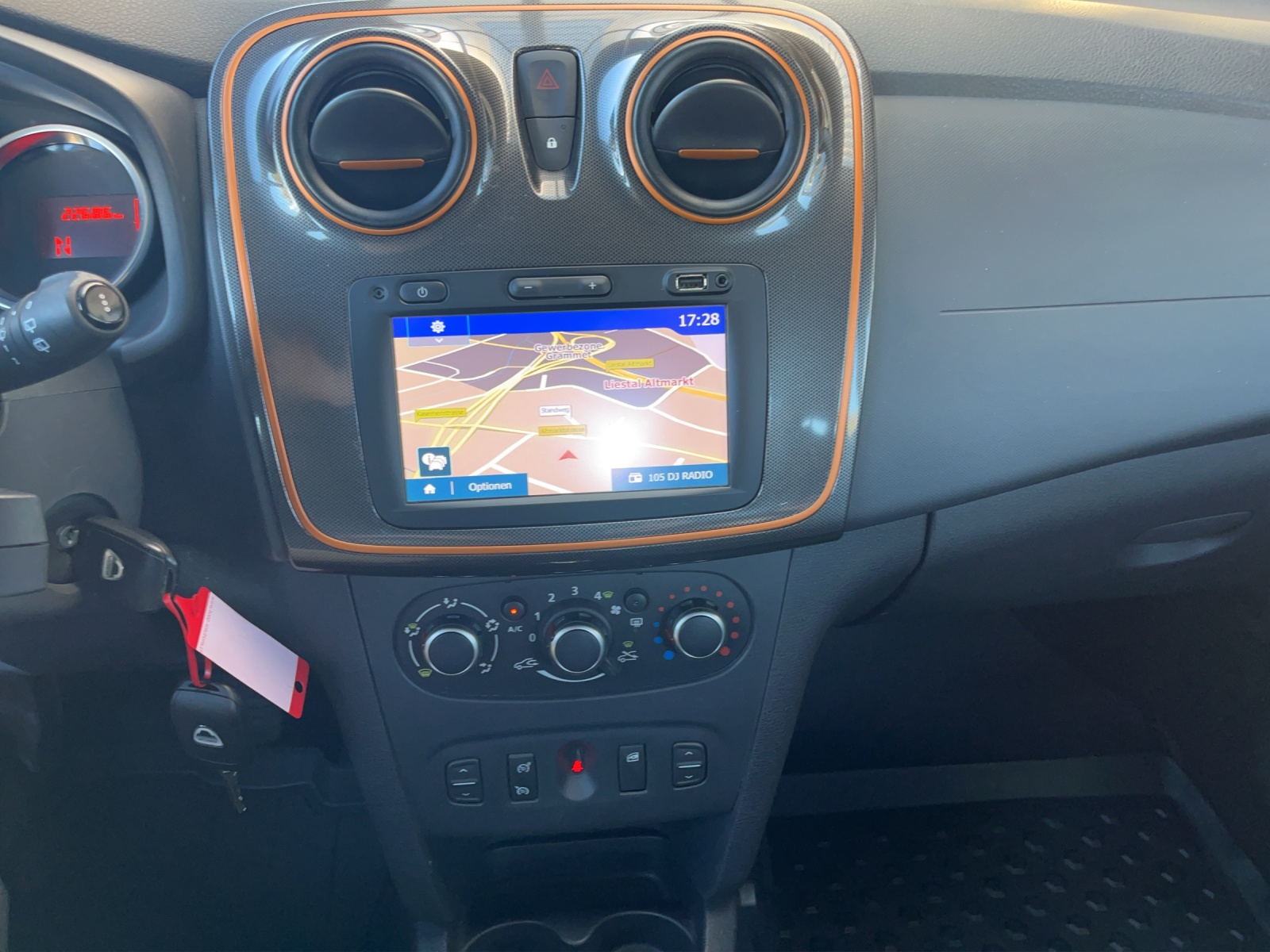DACIA Sandero Tce 90 Stepway Automatic-image-9