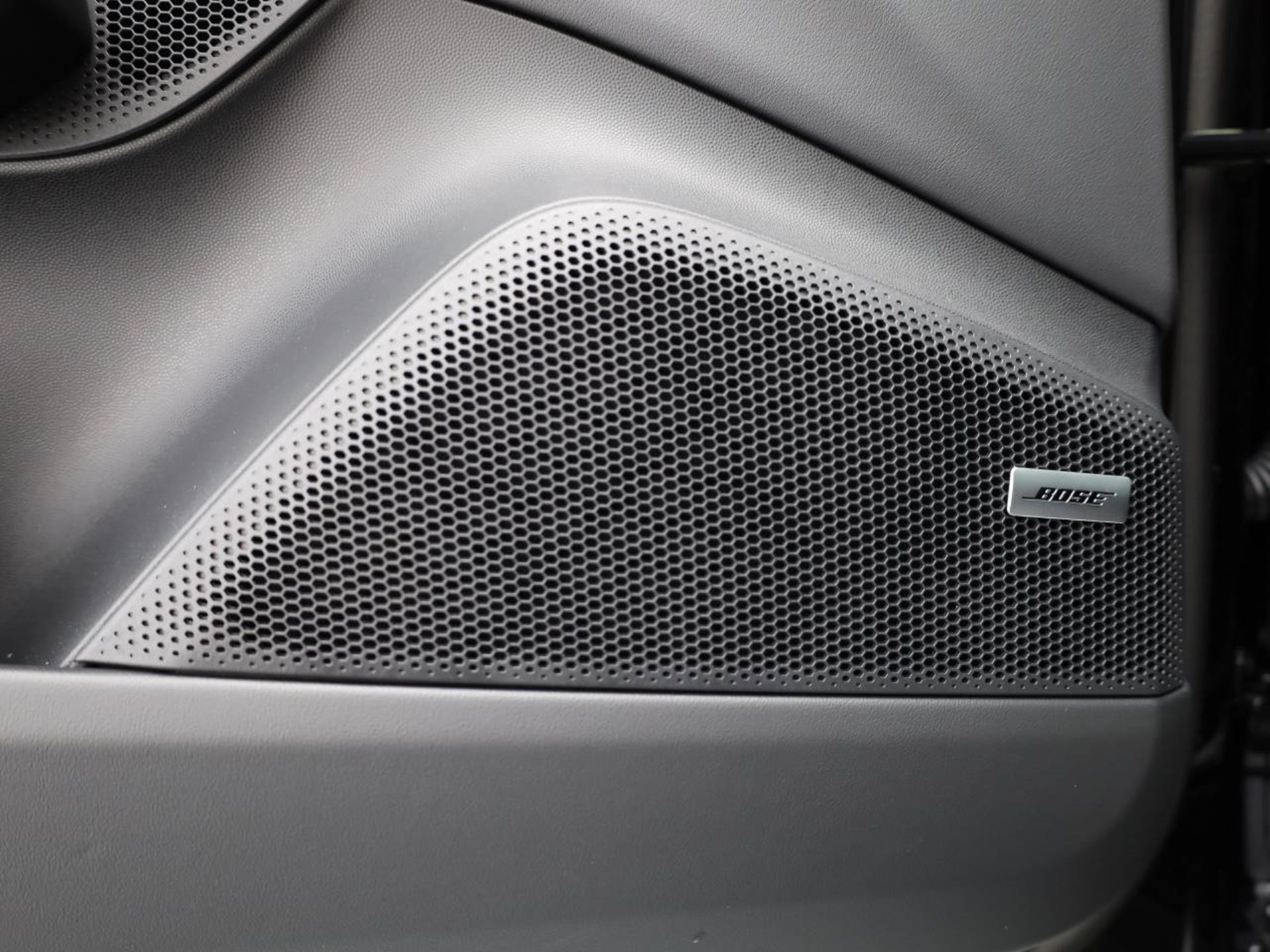 PORSCHE Macan 4-image-19