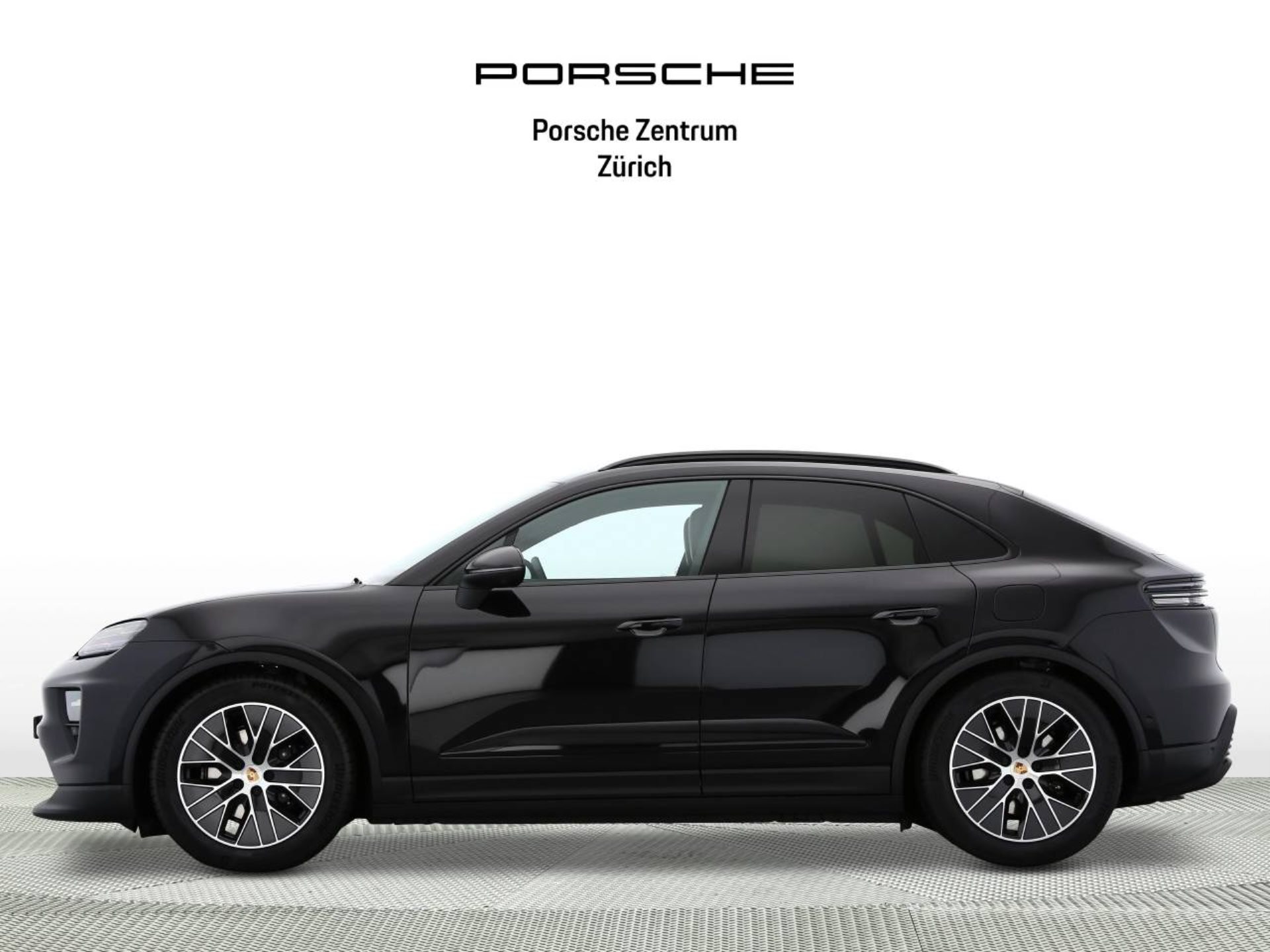 PORSCHE Macan 4-image-1