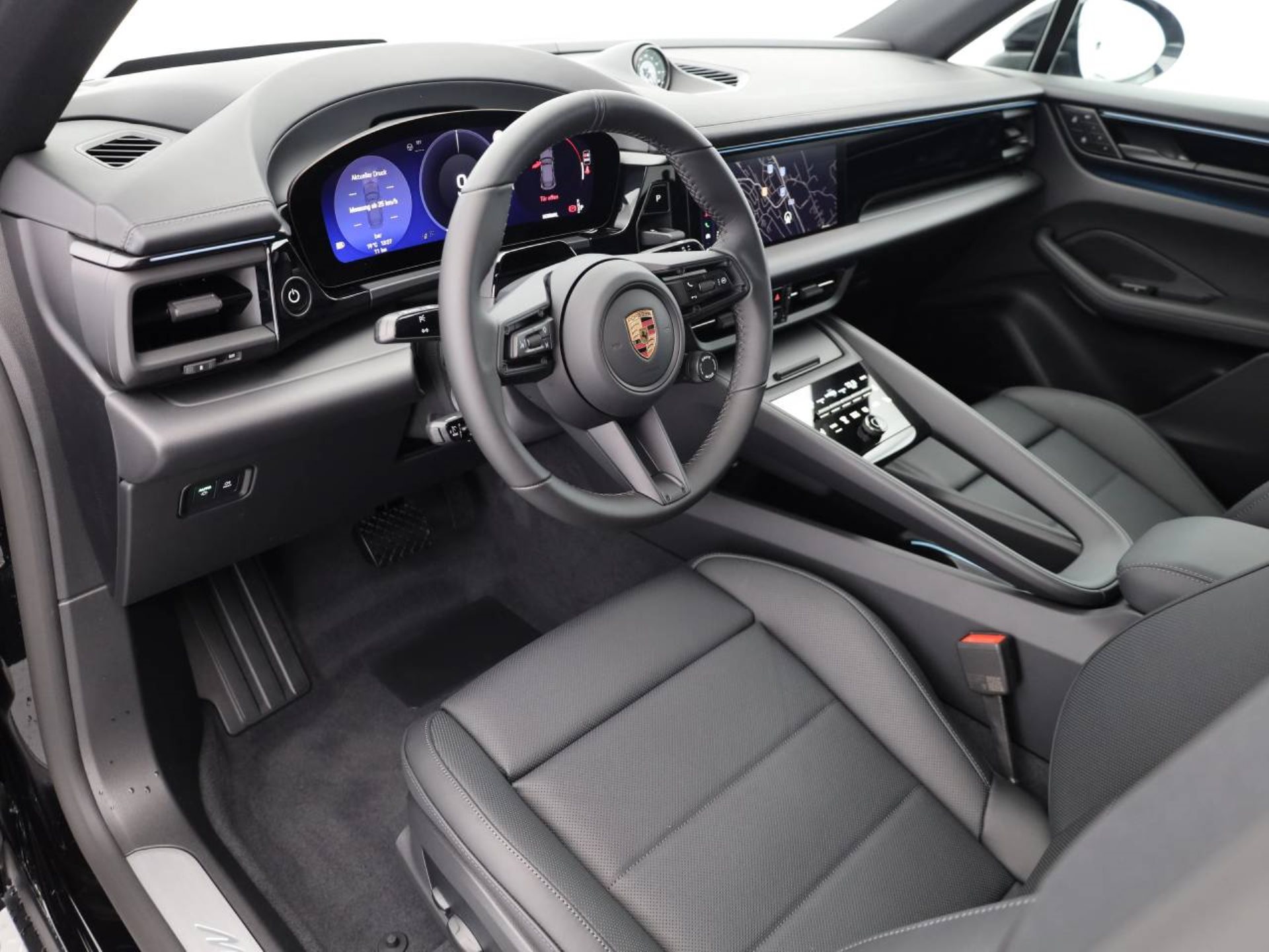 PORSCHE Macan 4-image-3