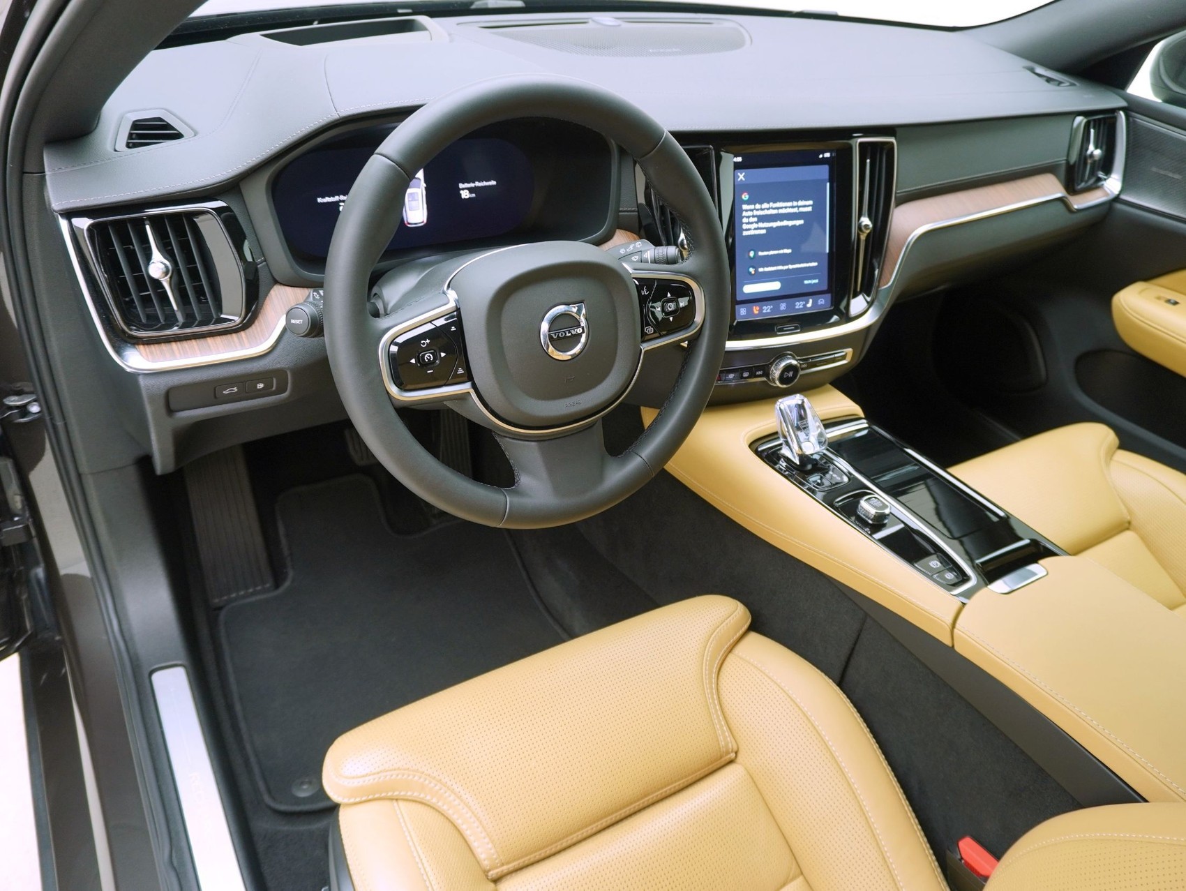 VOLVO V60 2.0 T8 TE Ultimate Bright eAWD-image-11