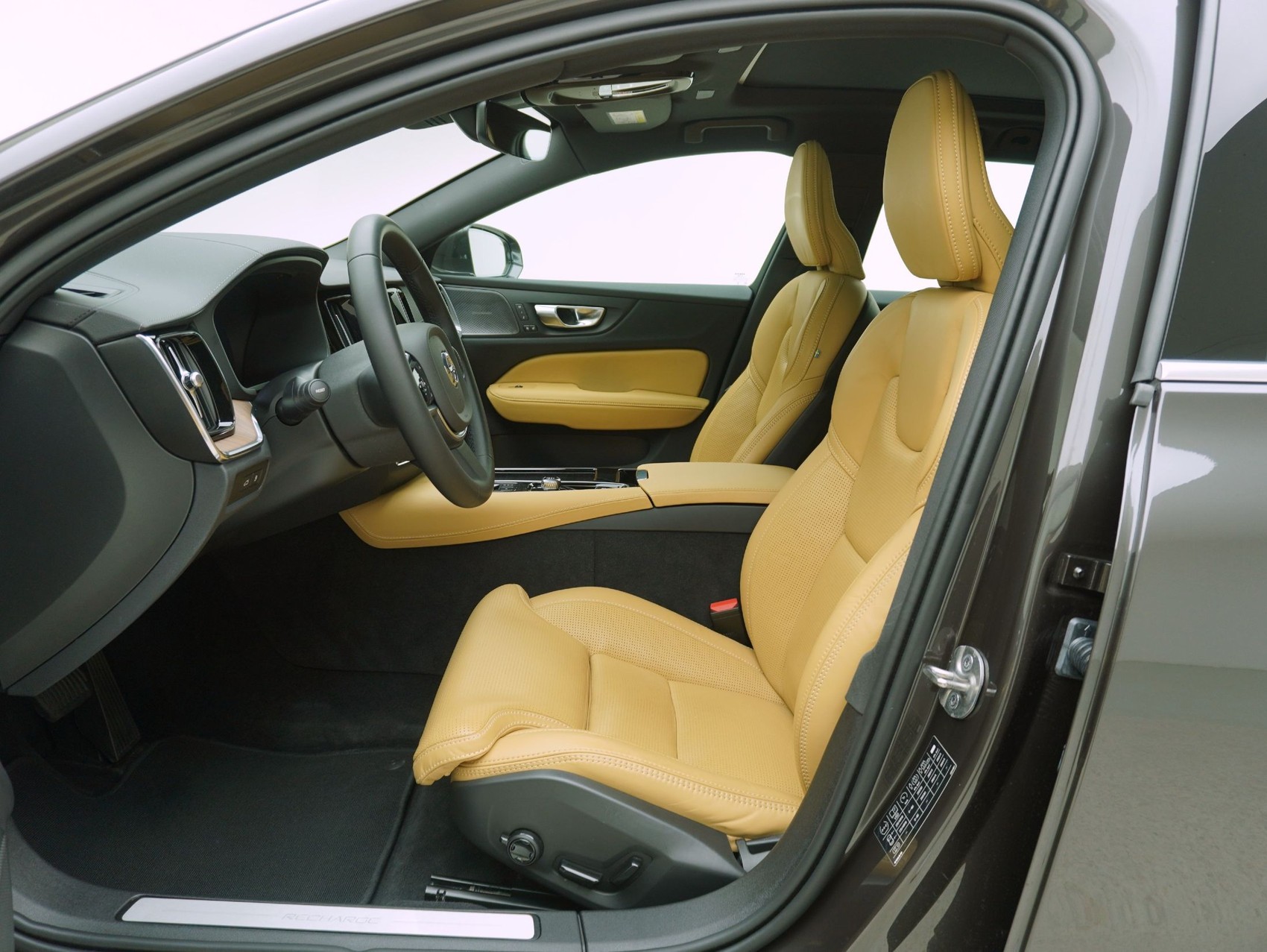 VOLVO V60 2.0 T8 TE Ultimate Bright eAWD-image-10