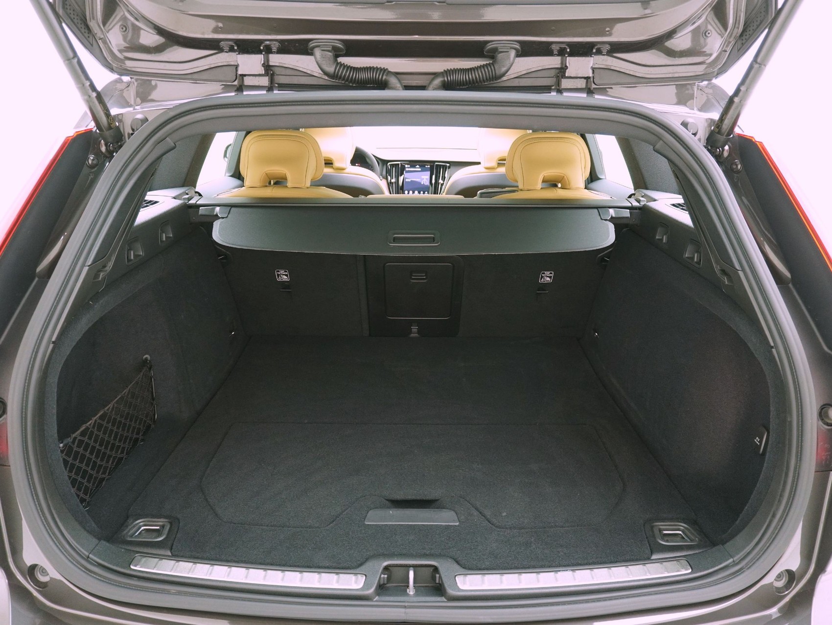 VOLVO V60 2.0 T8 TE Ultimate Bright eAWD-image-15