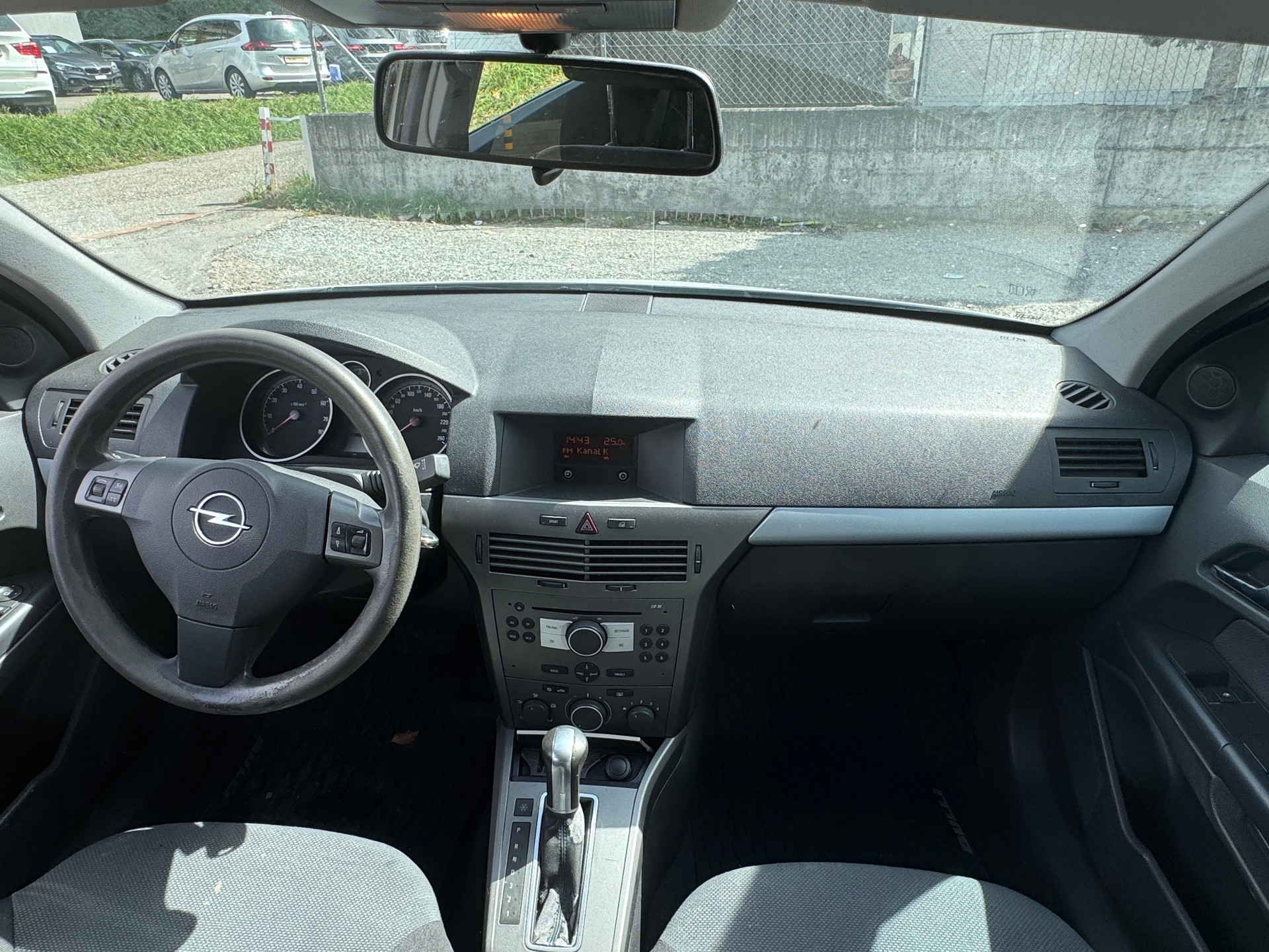 OPEL Astra Caravan 1.8i 16V Enjoy-image-9