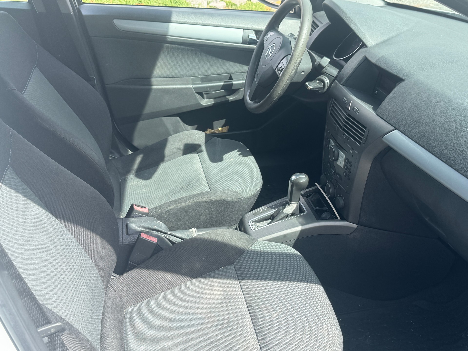 OPEL Astra Caravan 1.8i 16V Enjoy-image-8