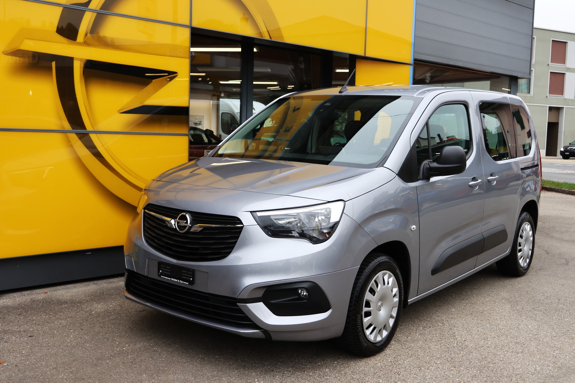 OPEL Combo Life 1.2T Edition-image-1