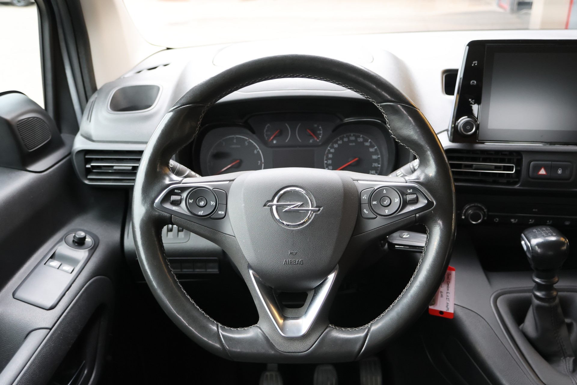 OPEL Combo Life 1.2T Edition-image-4