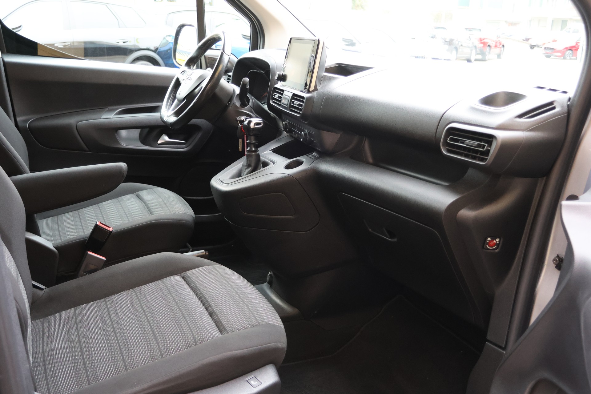 OPEL Combo Life 1.2T Edition-image-9