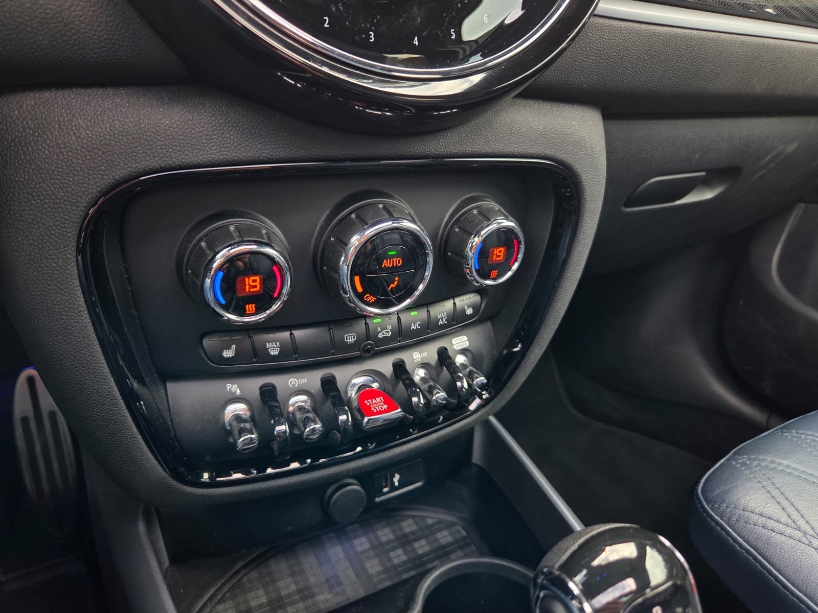MINI Clubman Cooper John Cooper Works ALL4 Steptronic-image-12