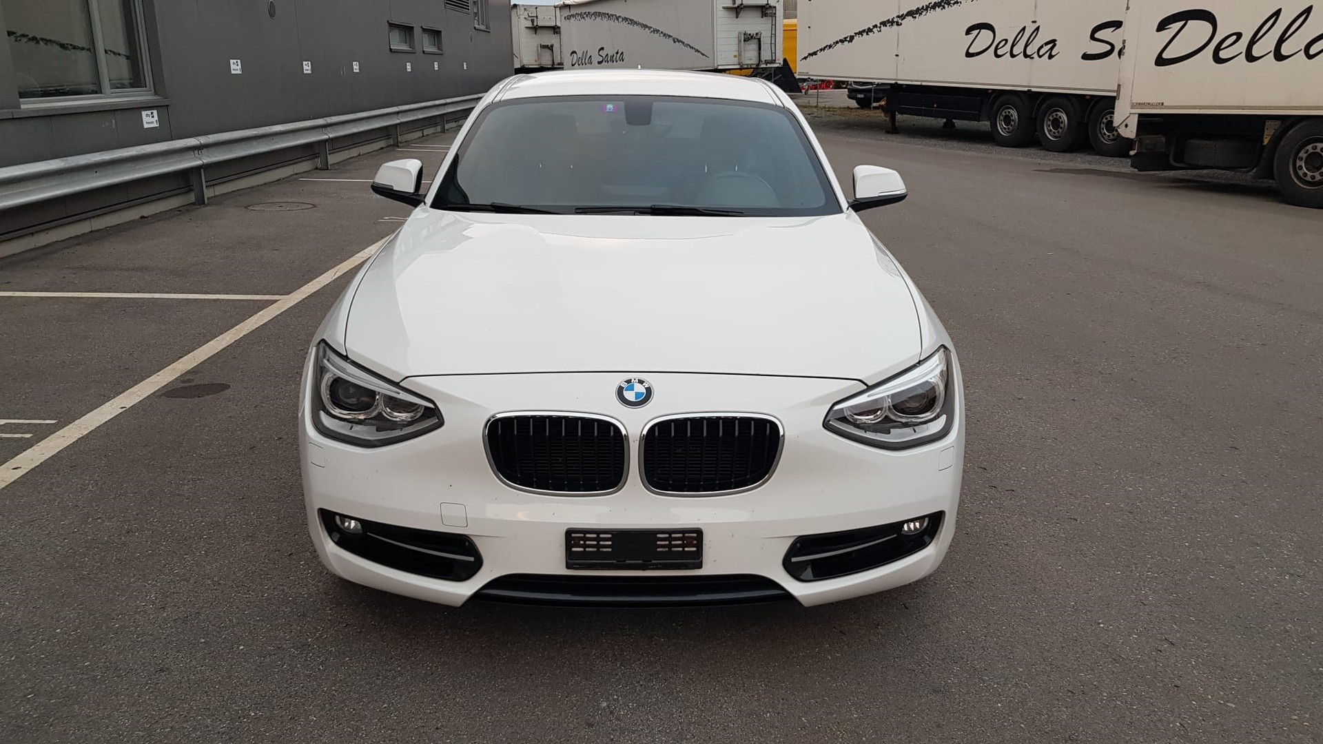BMW 120d Sport Line-image-2