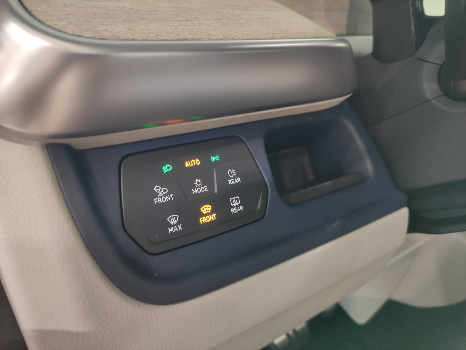 VW ID.Buzz Bus 77kWh Pro-image-4
