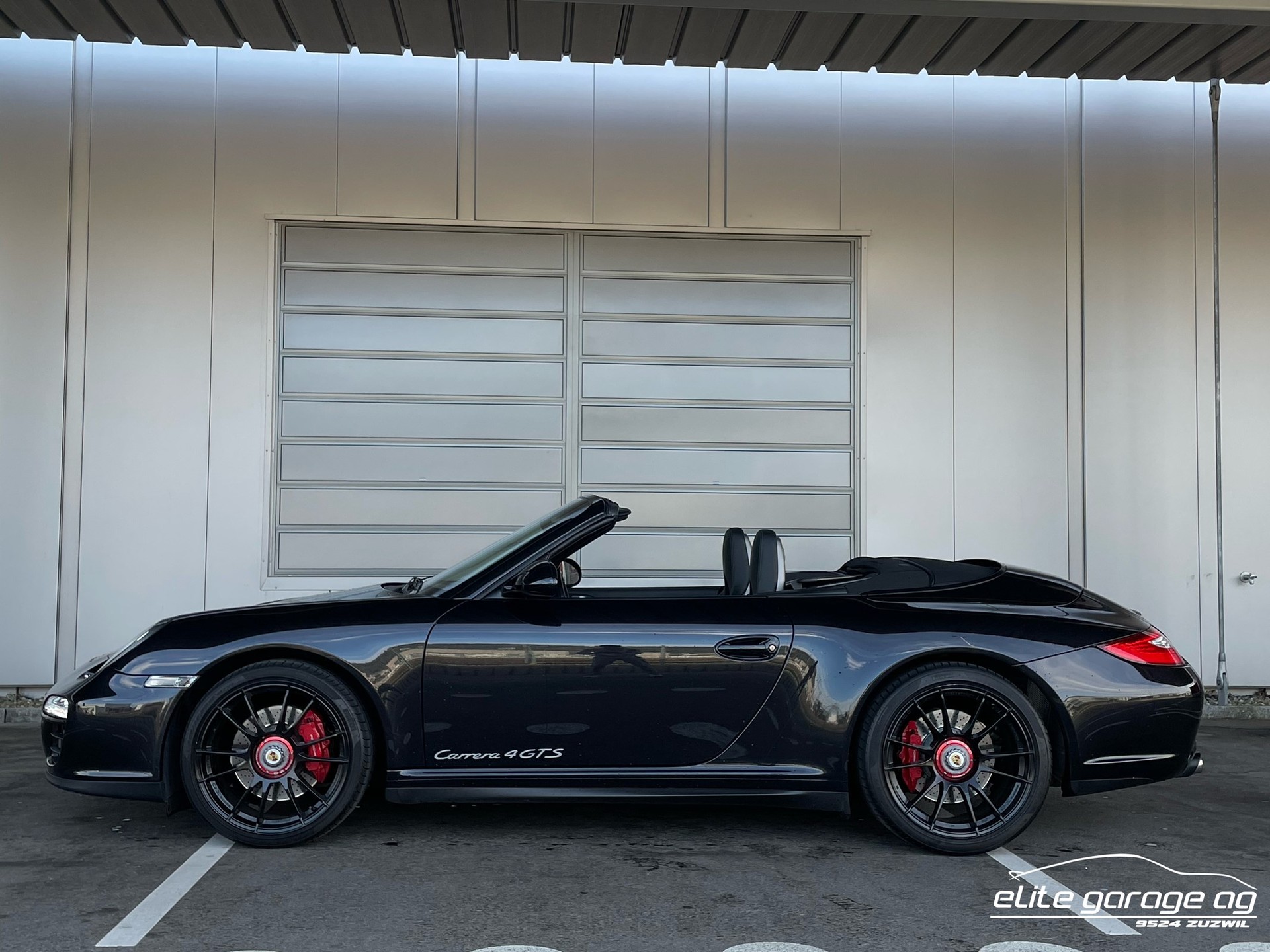 PORSCHE 911 Cabrio Carrera 4 GTS-image-1