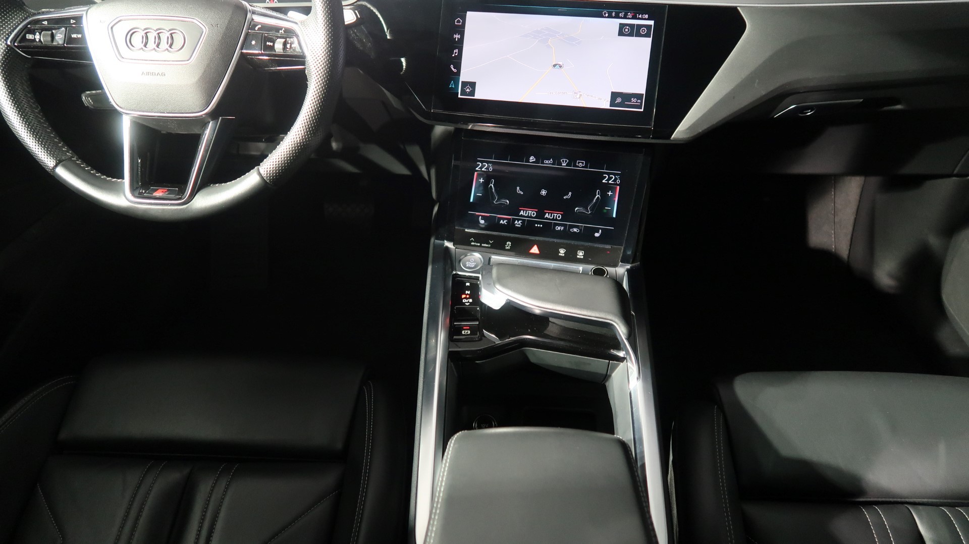 AUDI e-tron 55 Advanced quattro-image-11