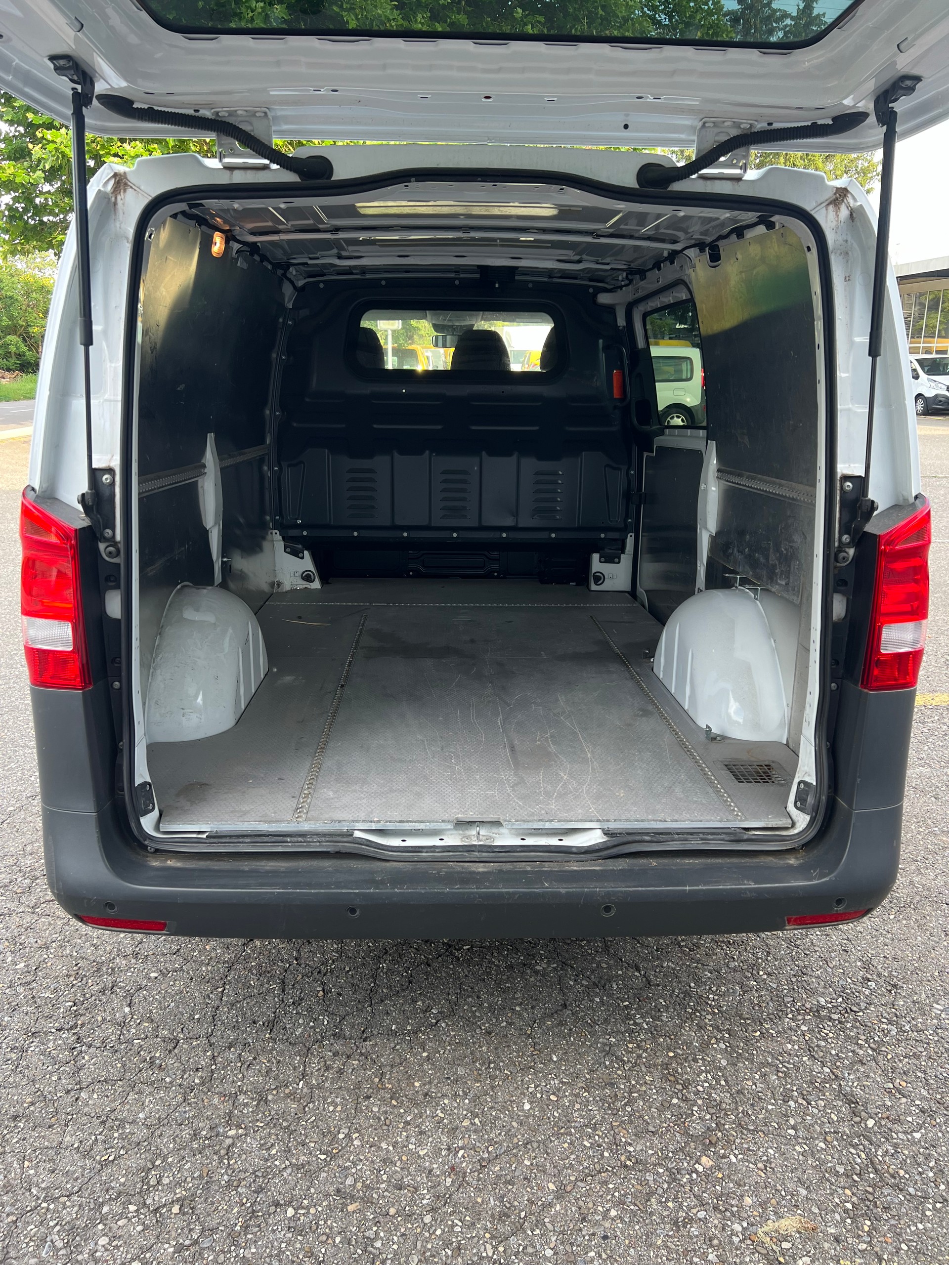 MERCEDES-BENZ VITO 116 BlueTec L 4Matic 7G Tronic Euro 6-image-5